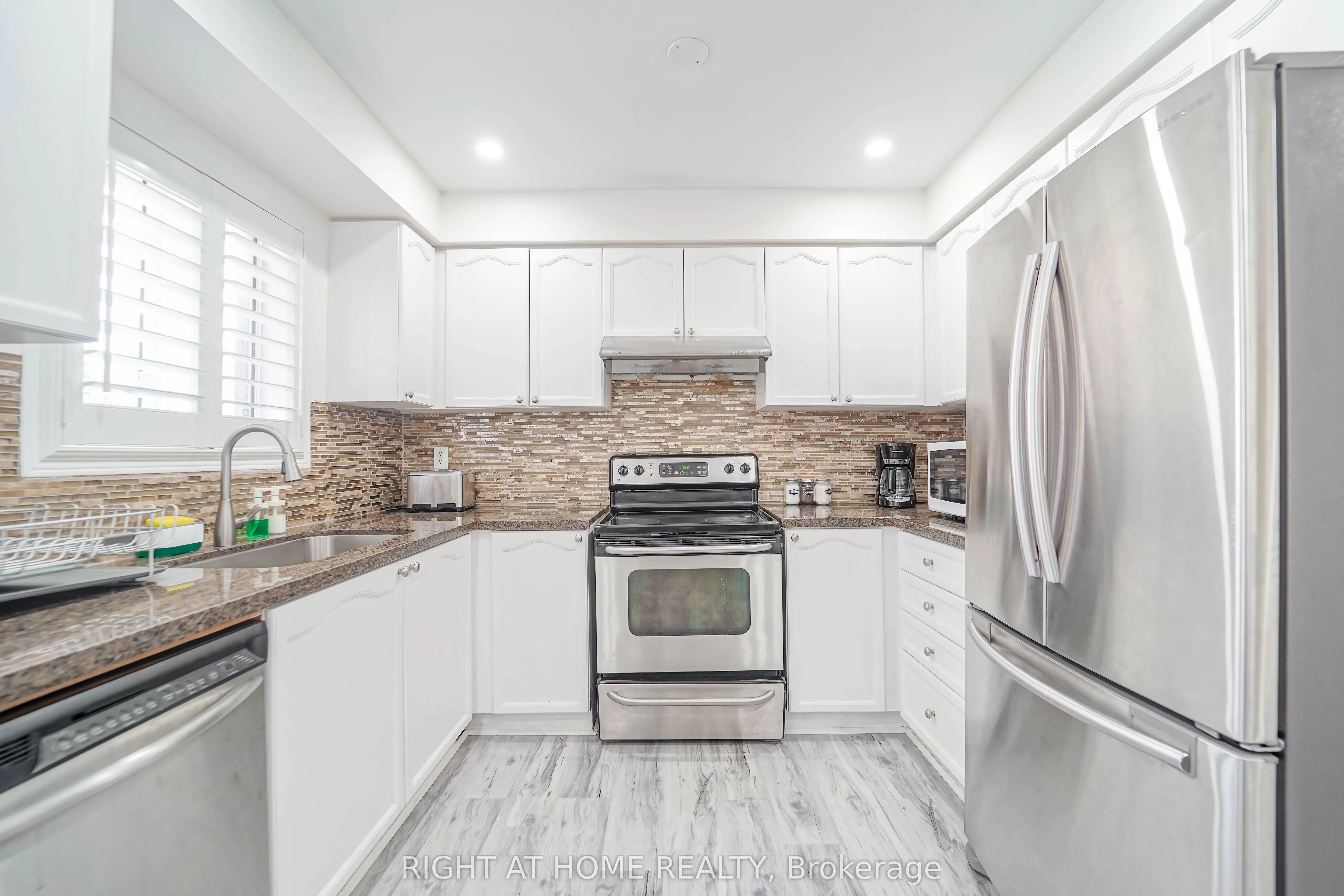 211 Andona Crescent, #Main Floor
