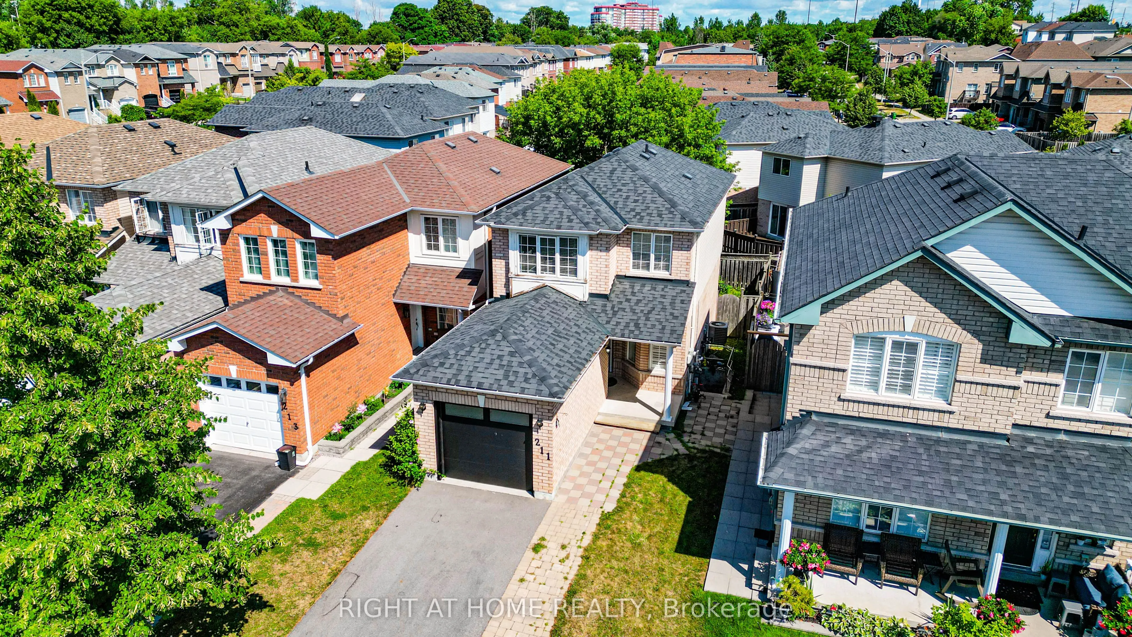 211 Andona Crescent, #Main Floor