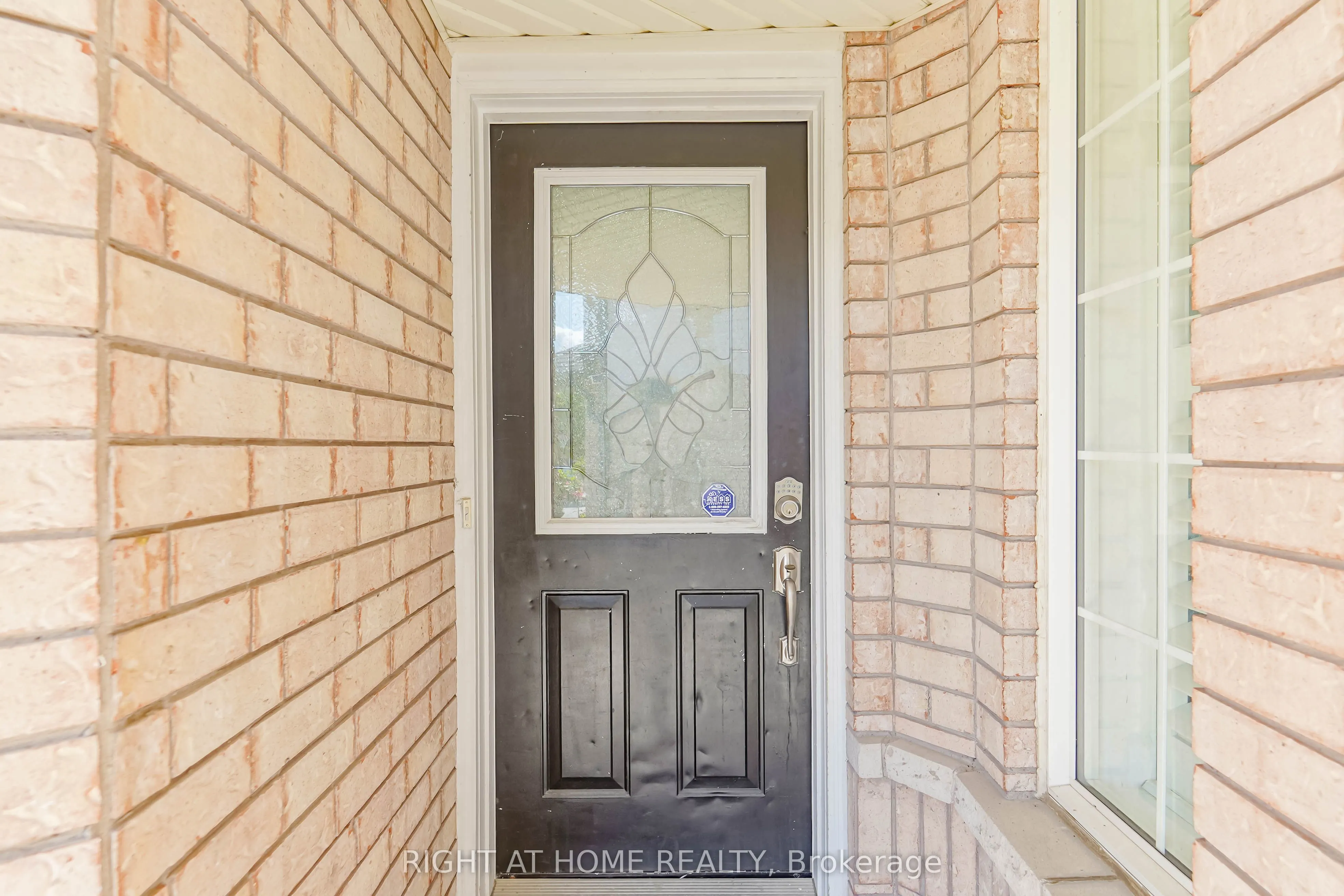 211 Andona Crescent, #Main Floor