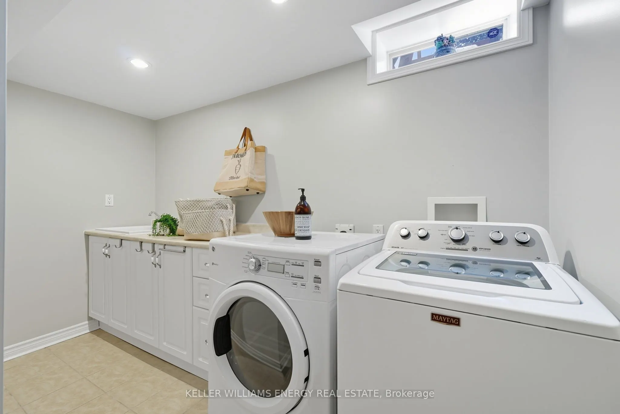 8 Inglis Avenue