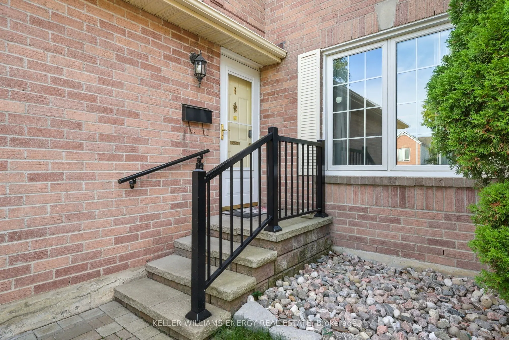 8 Inglis Avenue