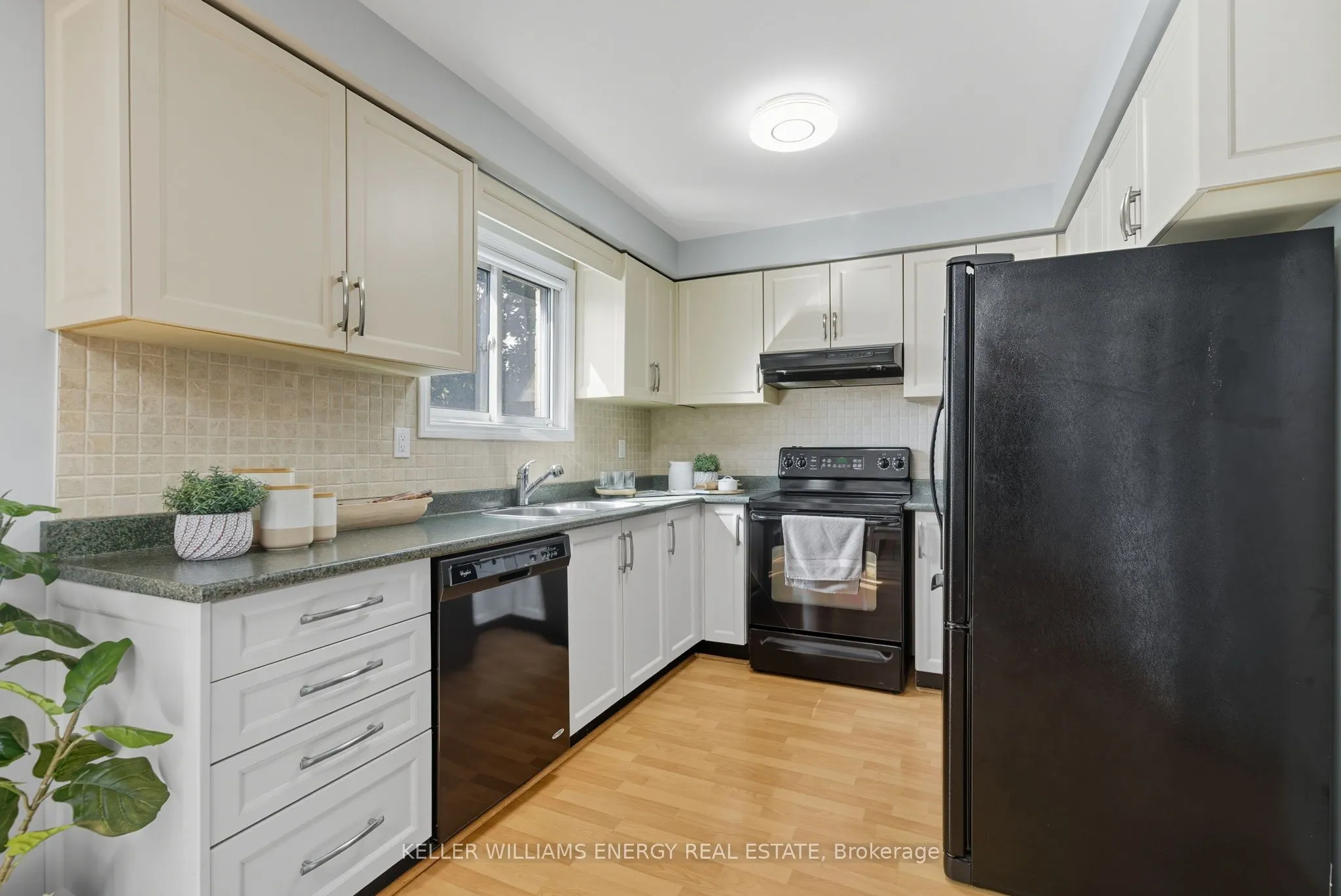 8 Inglis Avenue