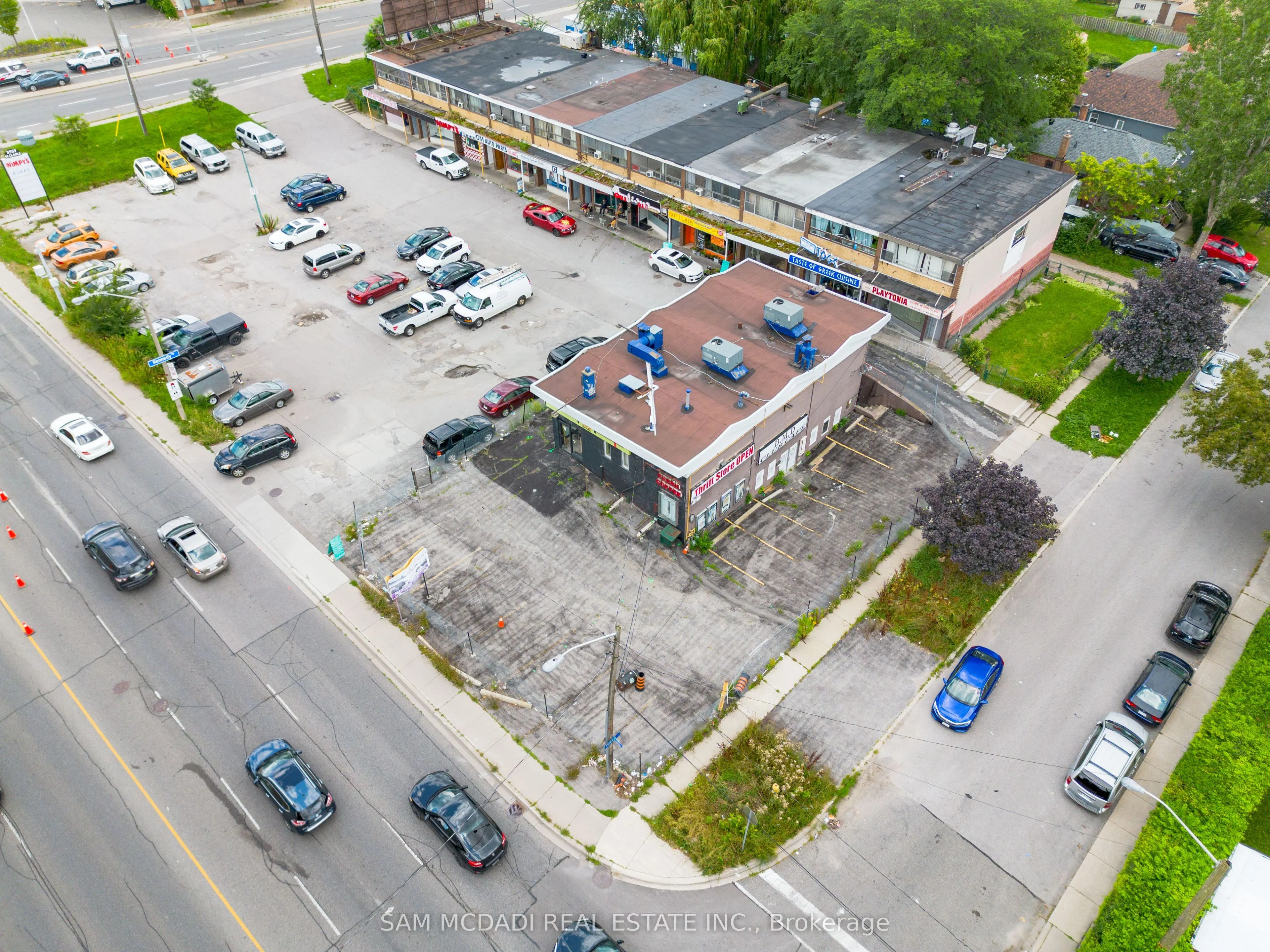 3537 St Clair Avenue E