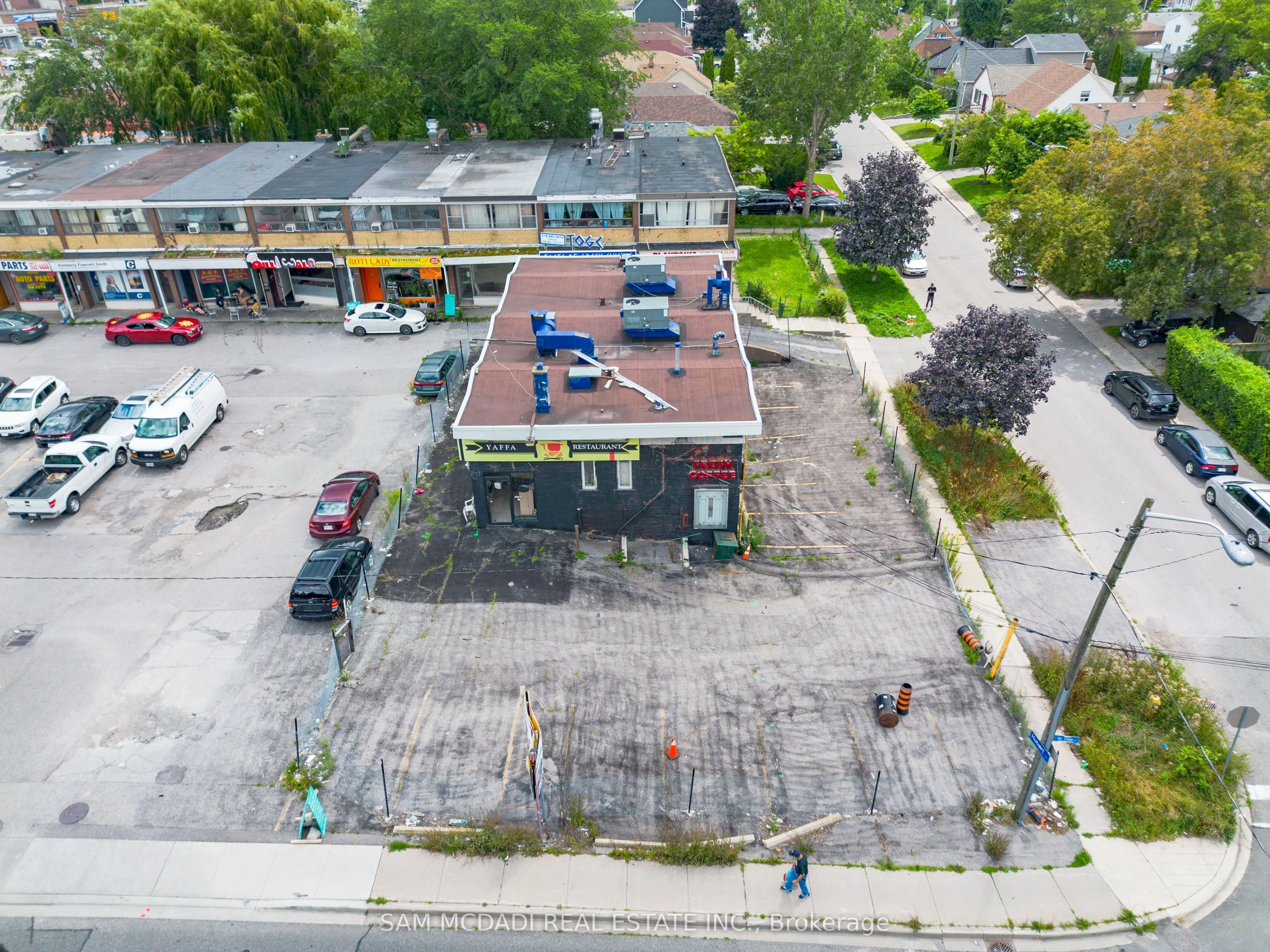 3537 St Clair Avenue E