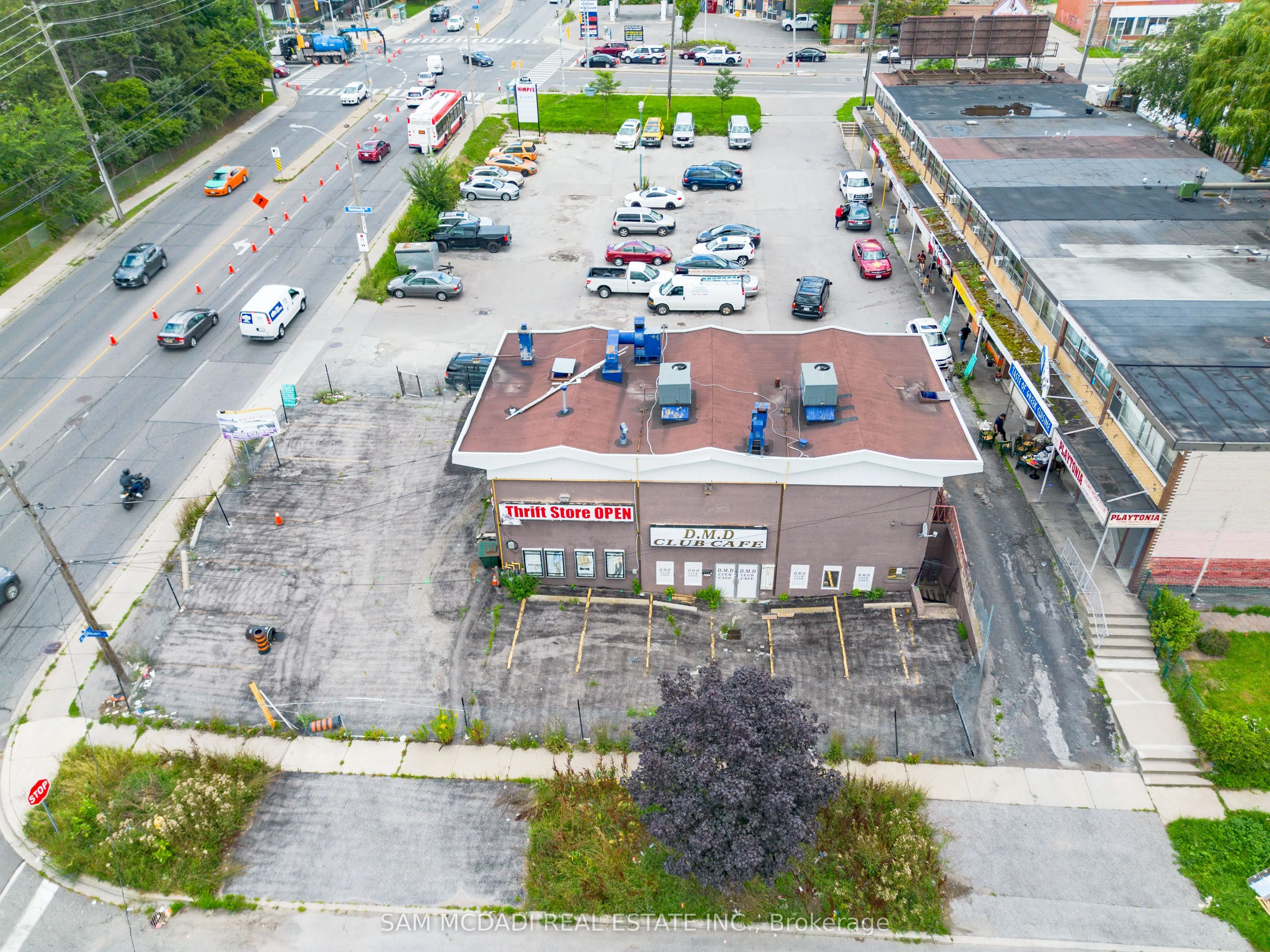 3537 St Clair Avenue E