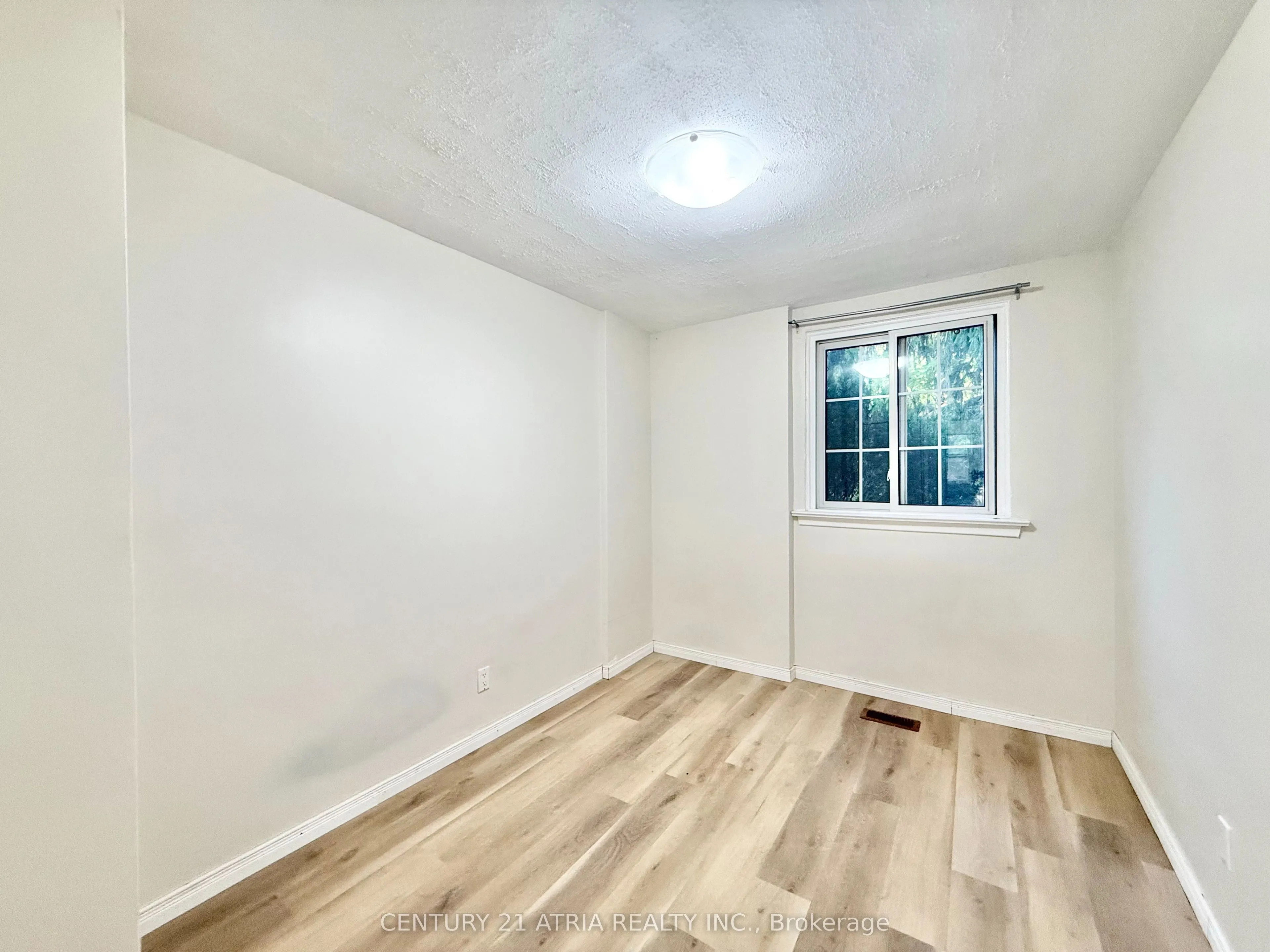 4 Benfrisco Crescent