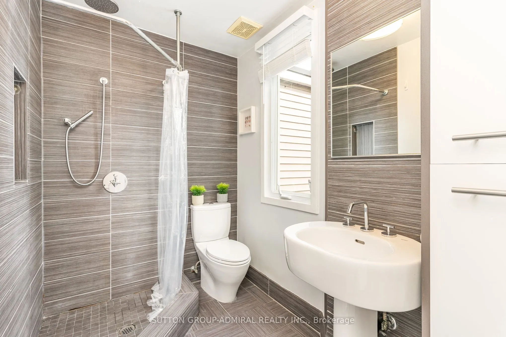 85 Newmarket Avenue