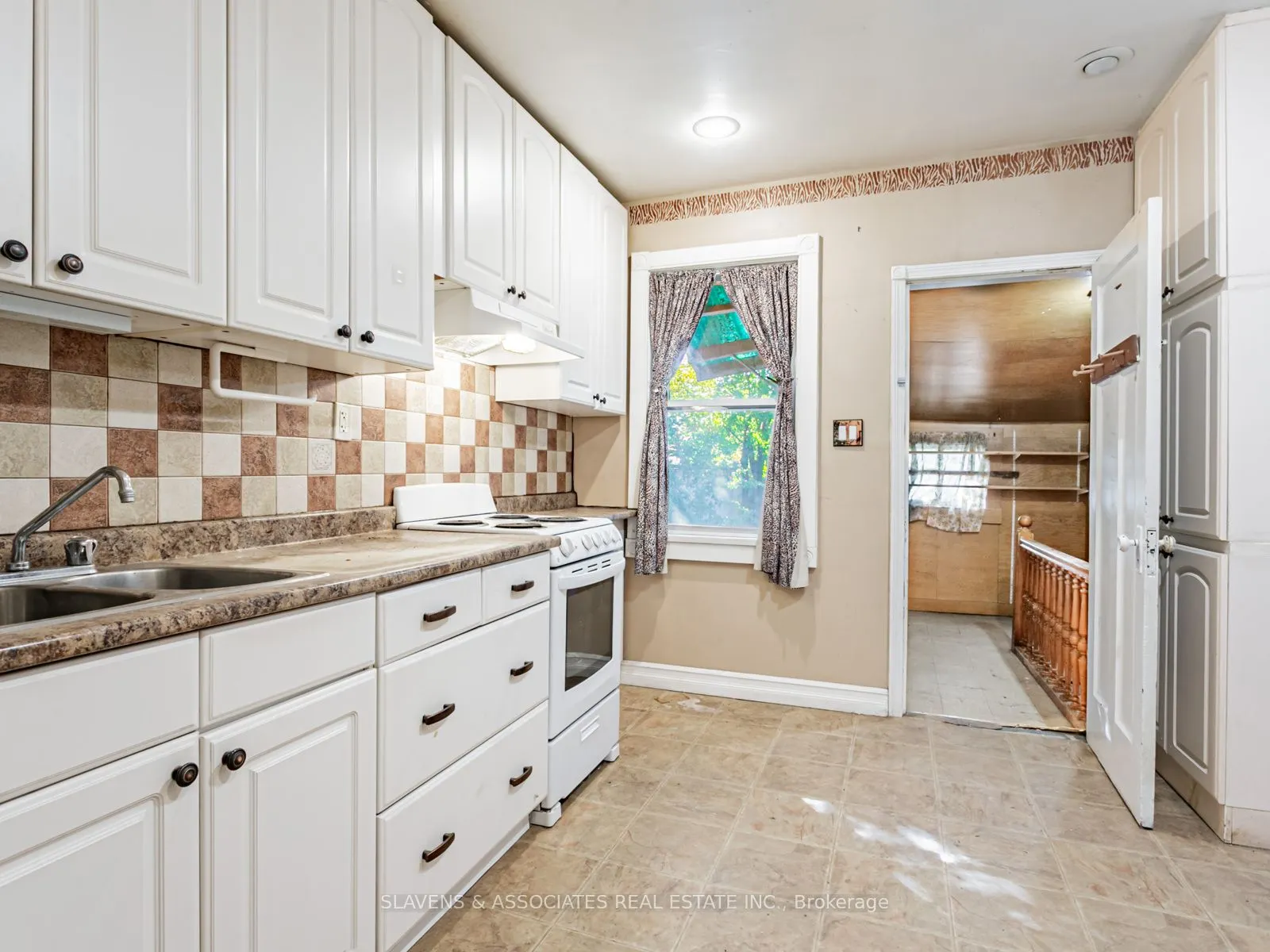 7 Holborne Avenue