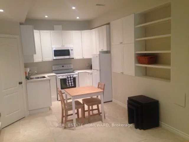 121 Wheeler Avenue, #Lower