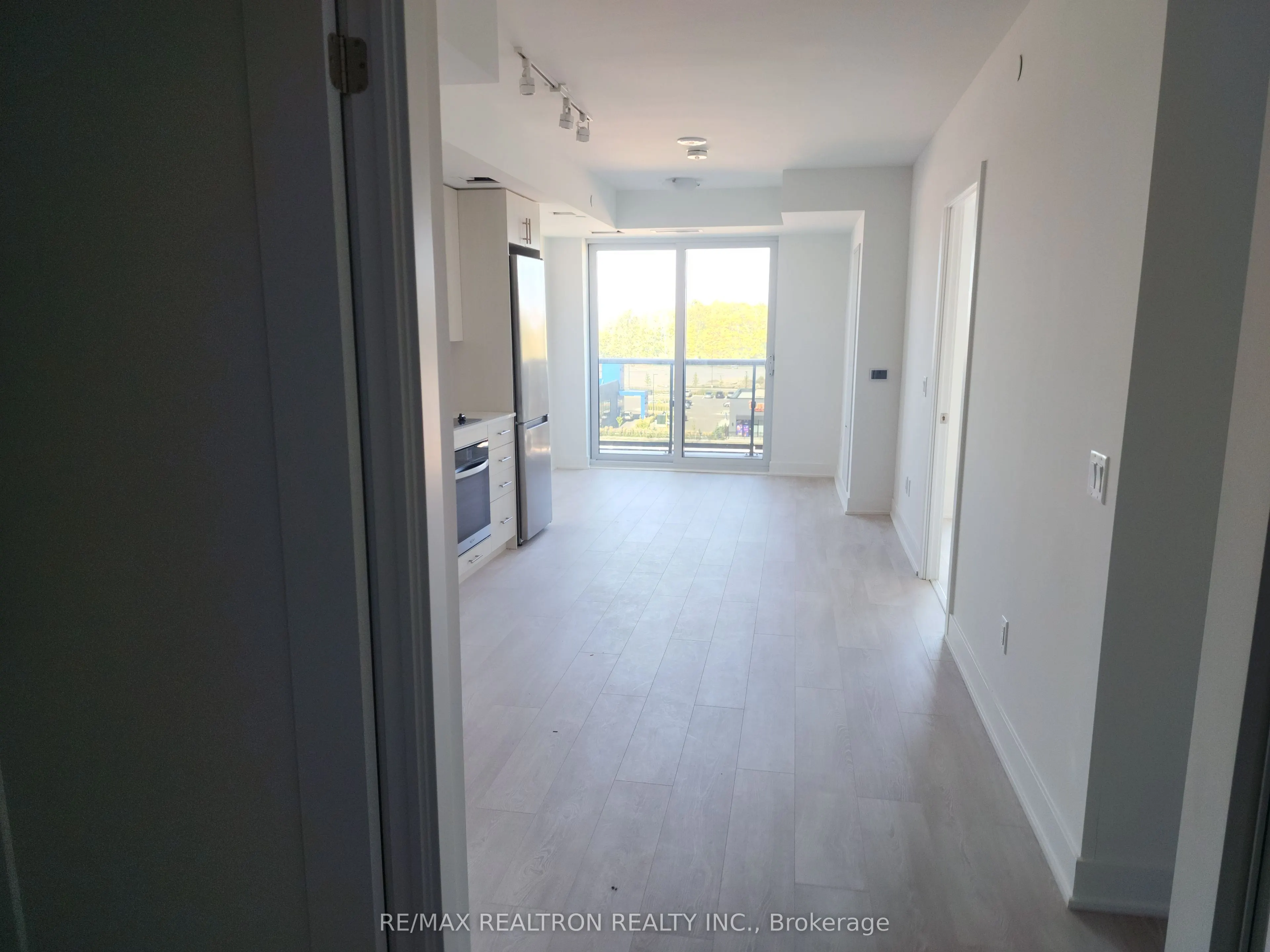 2545 Simcoe Street N, #734