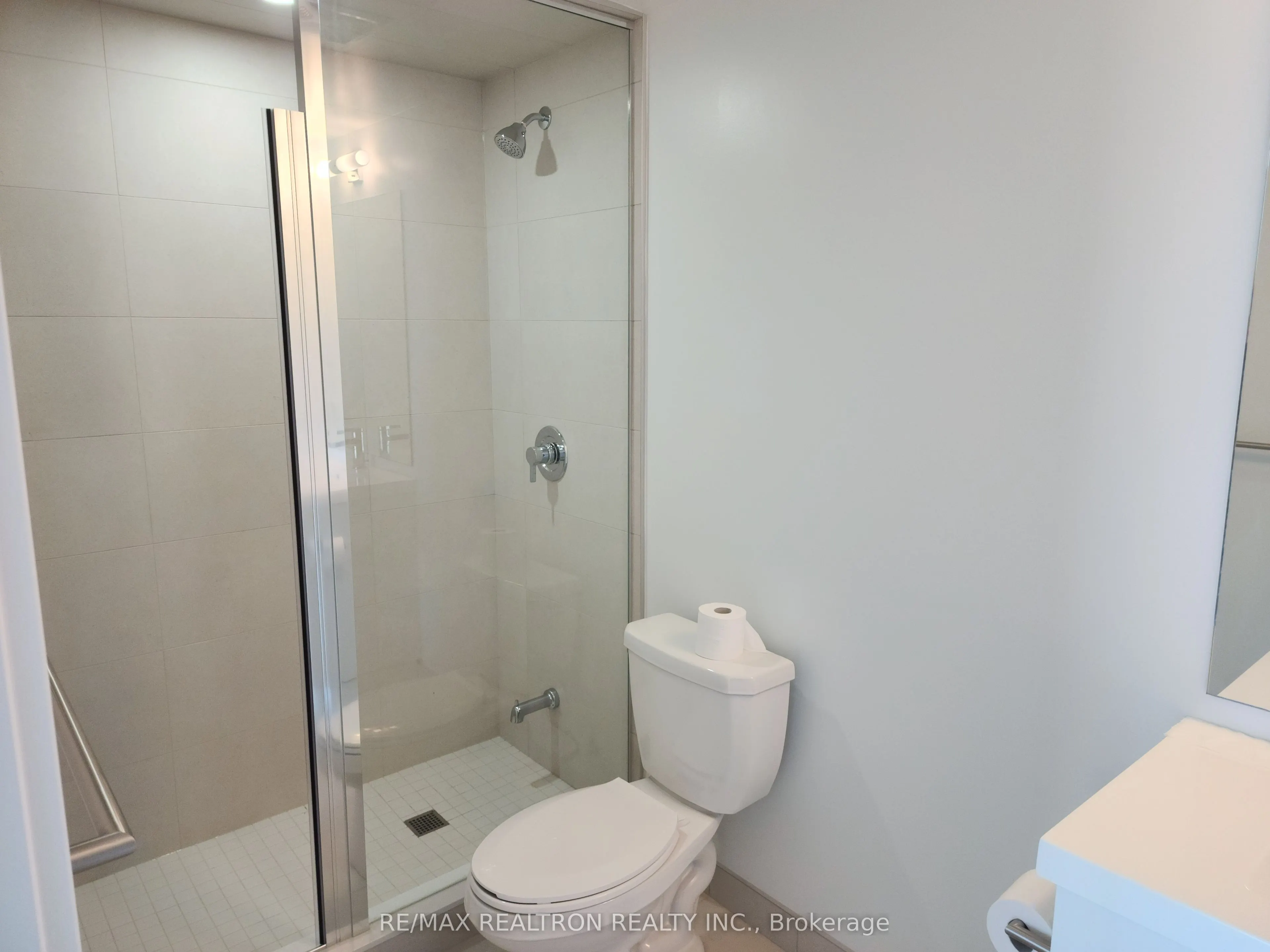 2545 Simcoe Street N, #734