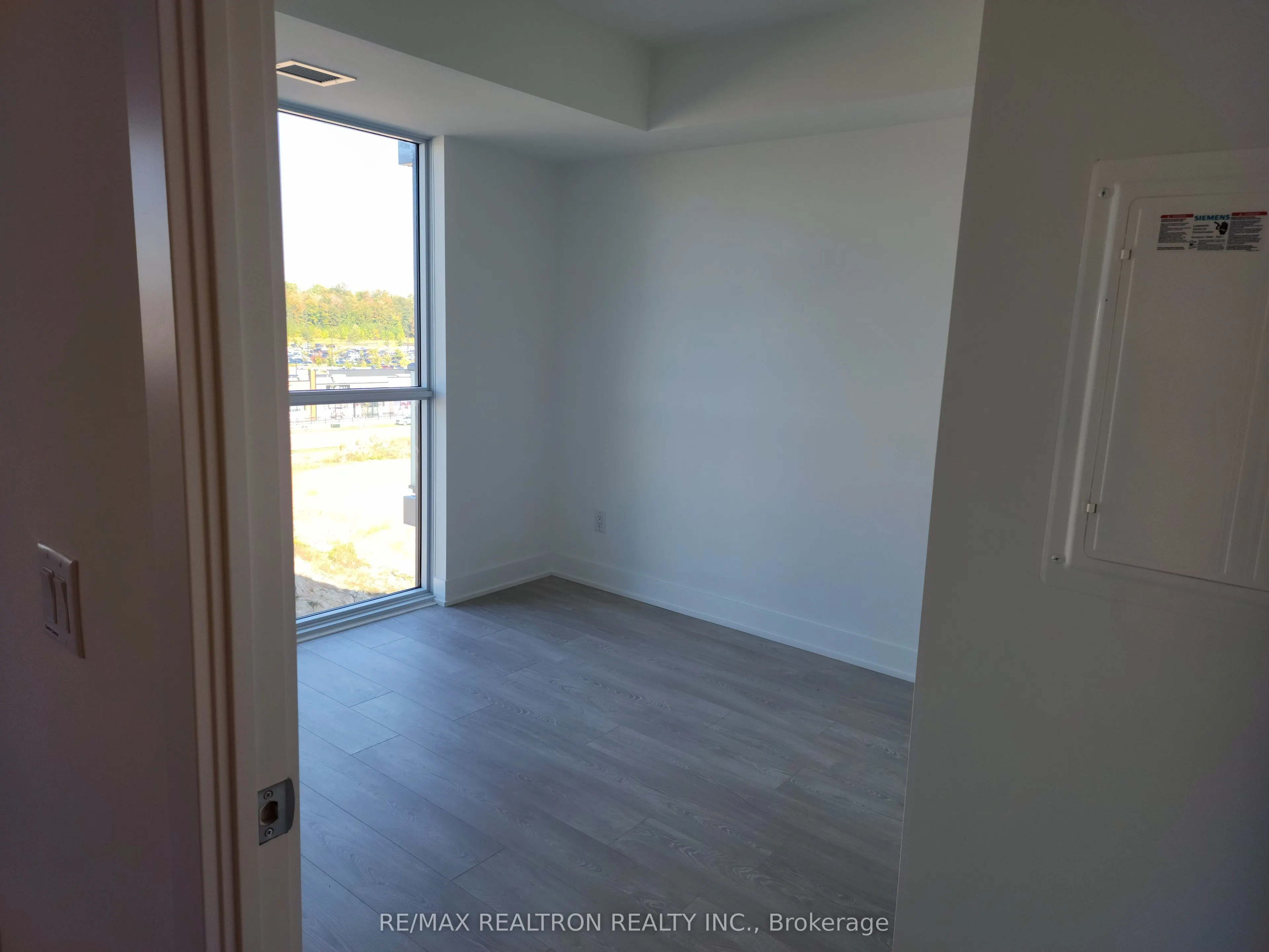 2545 Simcoe Street N, #734