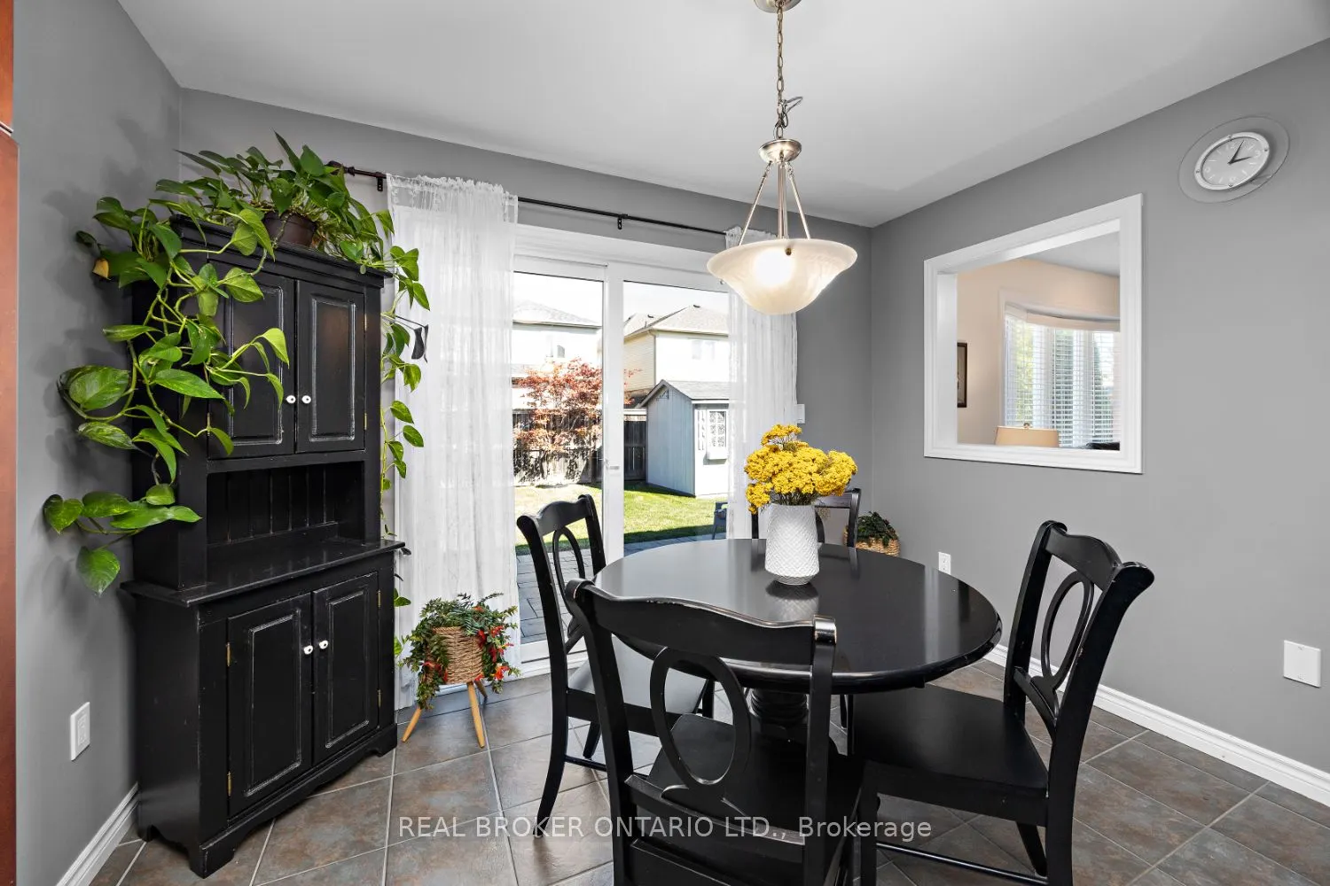 615 Oxbow Crescent