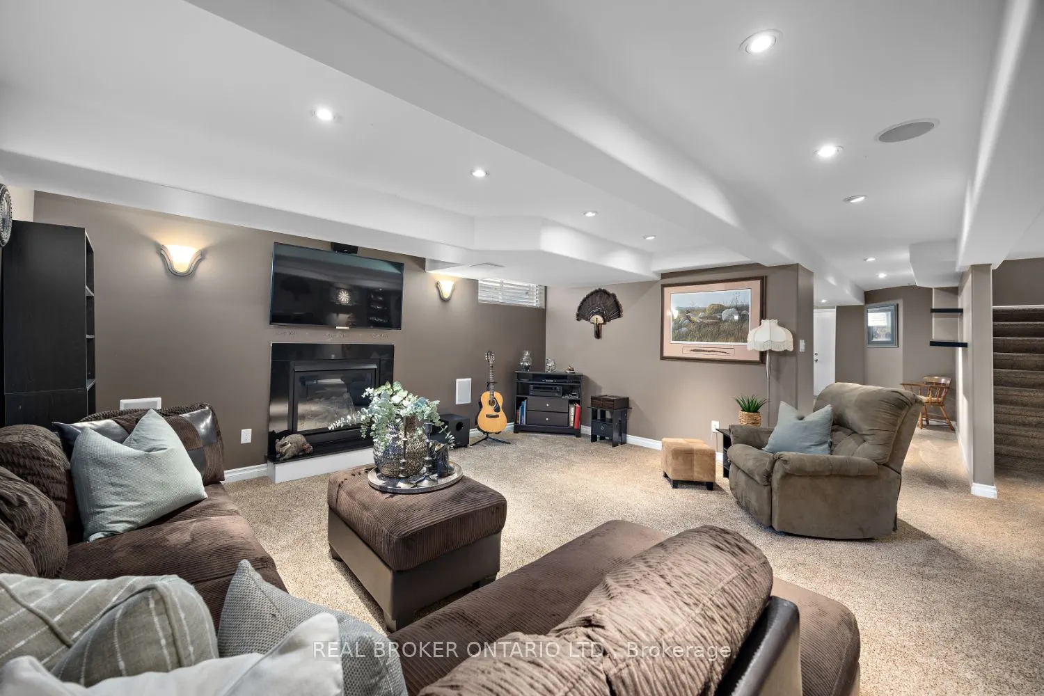 615 Oxbow Crescent