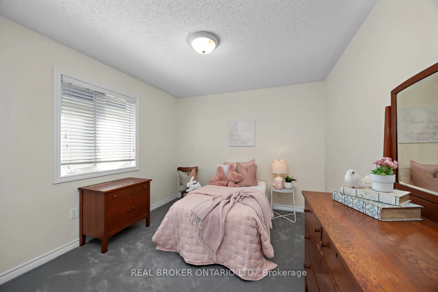 615 Oxbow Crescent