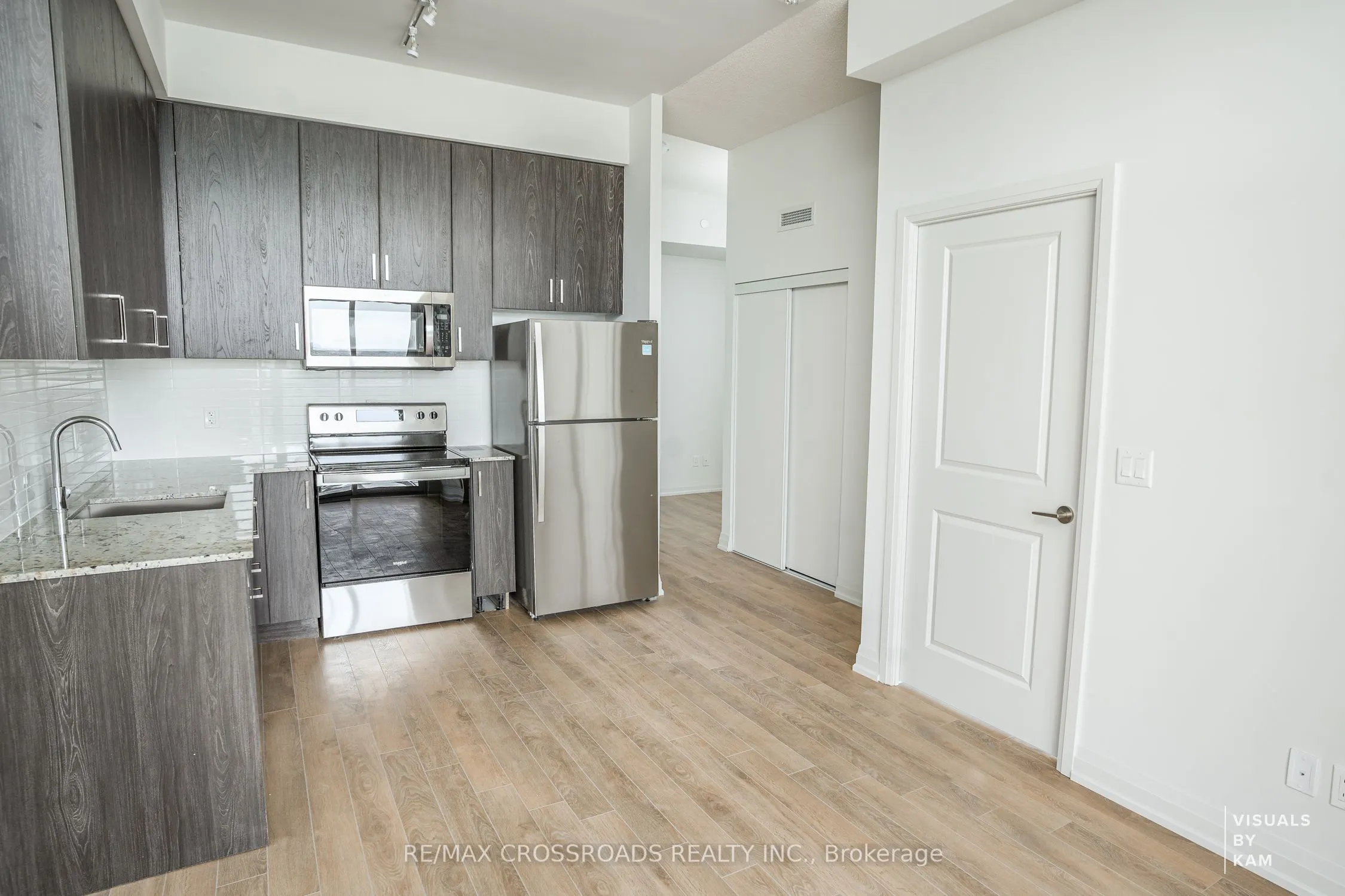 20 Meadowglen Place