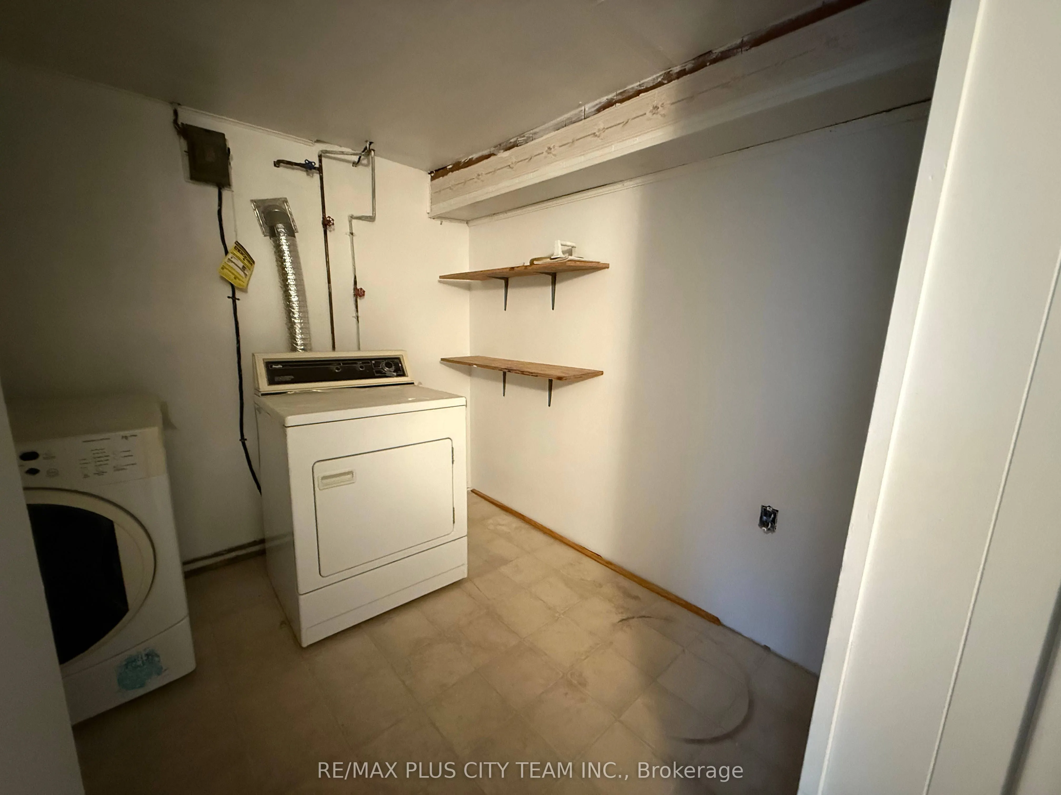 33 Windsor Drive, #Basement