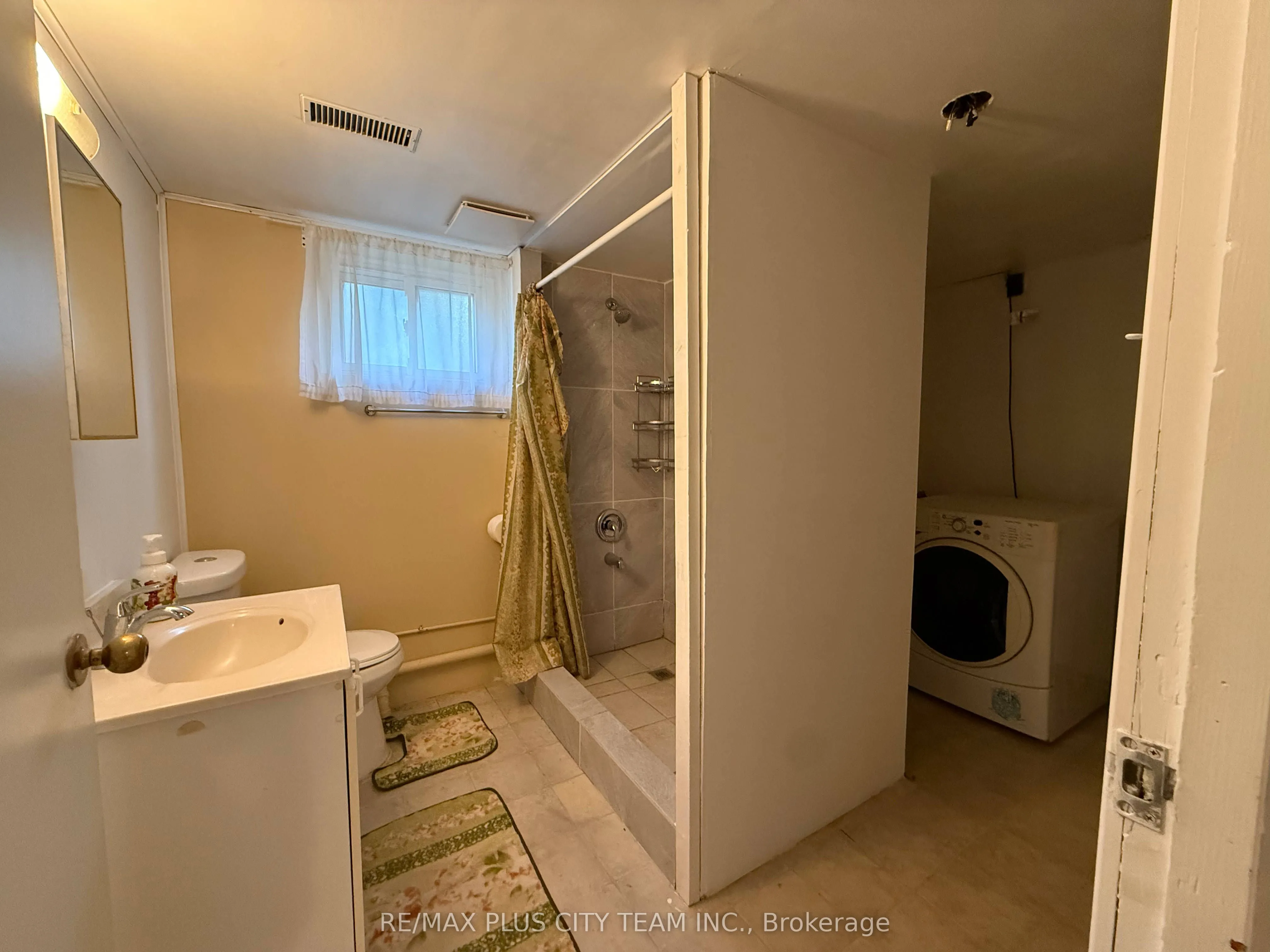 33 Windsor Drive, #Basement