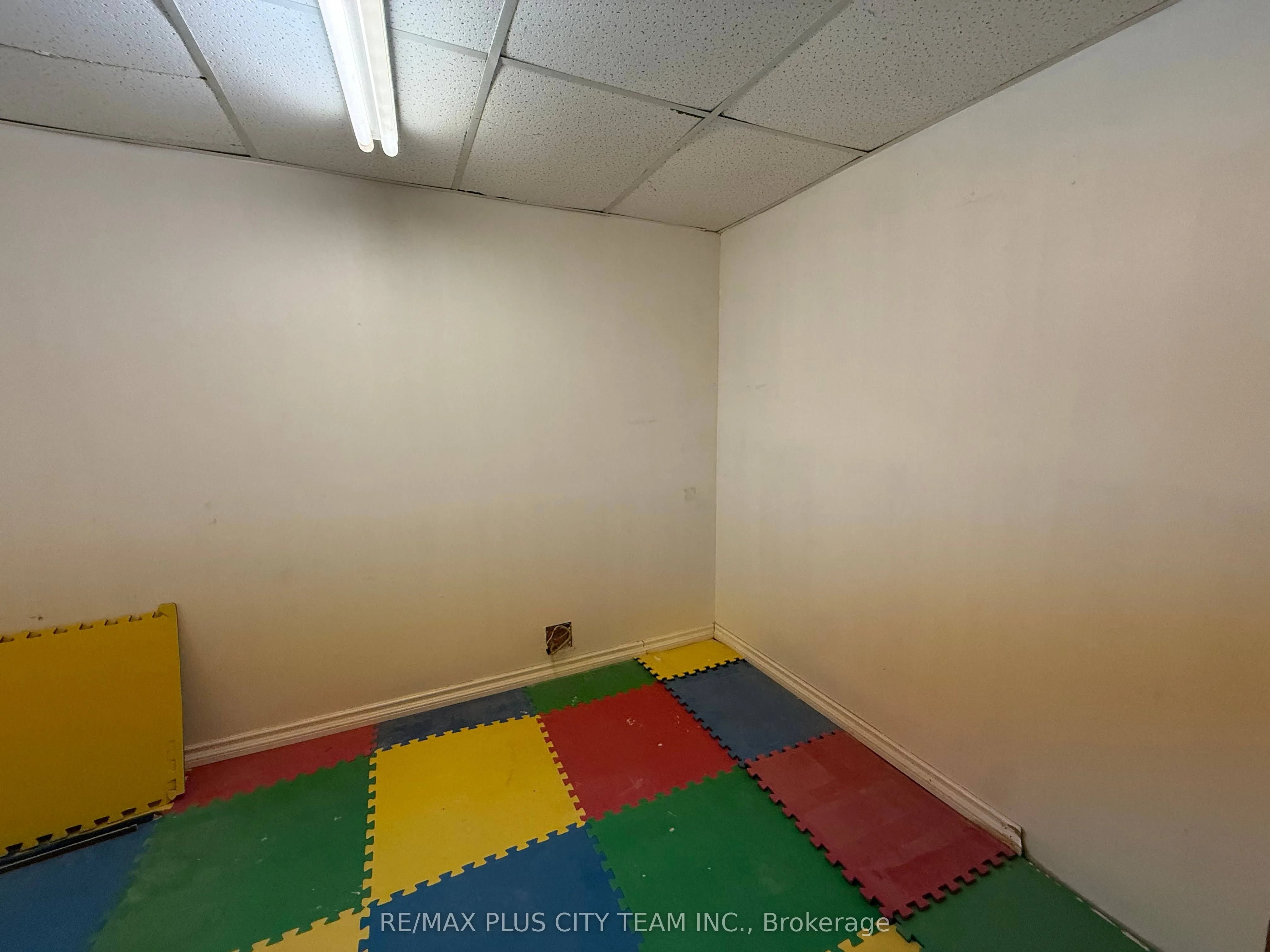 33 Windsor Drive, #Basement