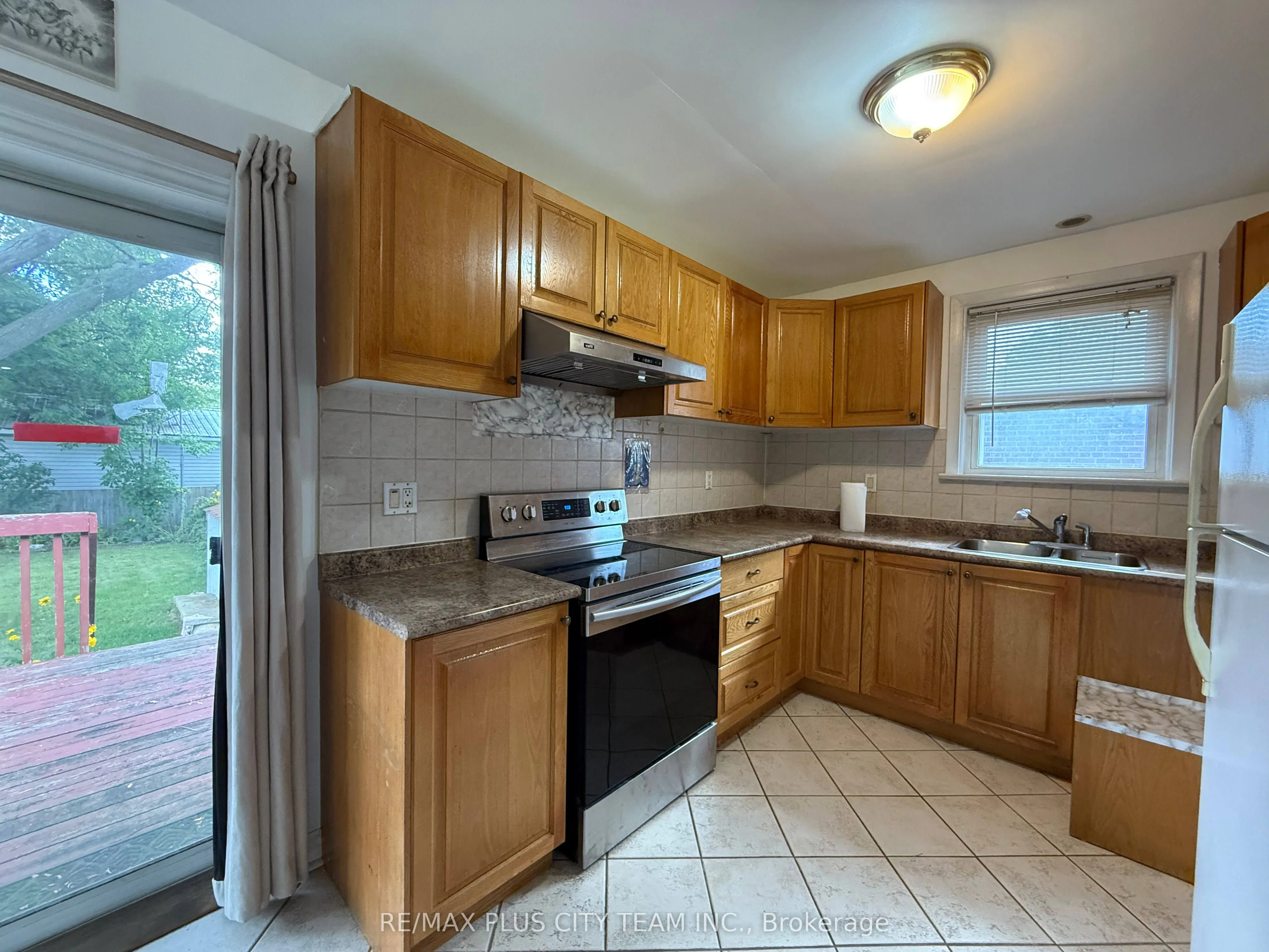 33 Windsor Drive, #Main
