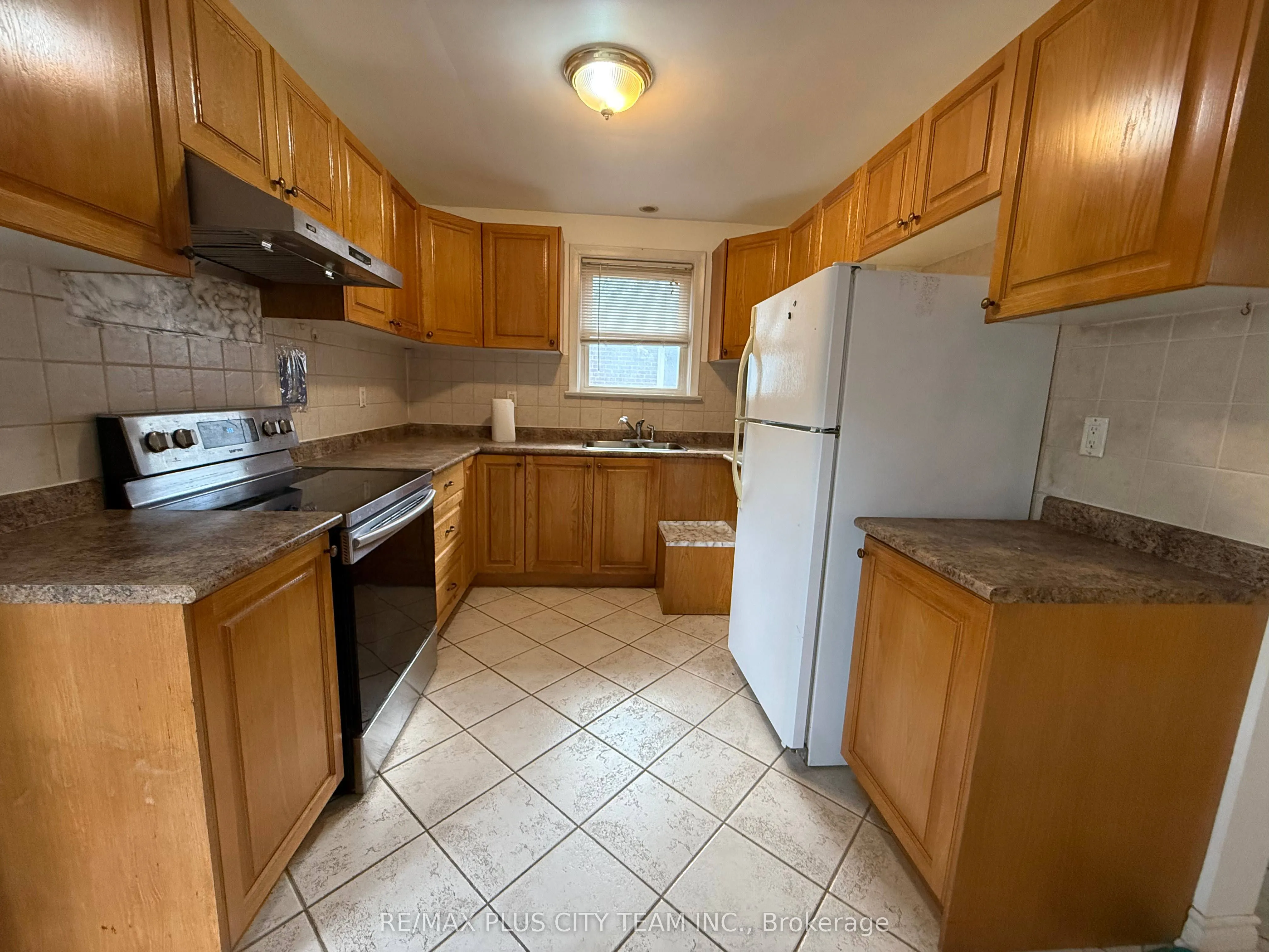 33 Windsor Drive, #Main
