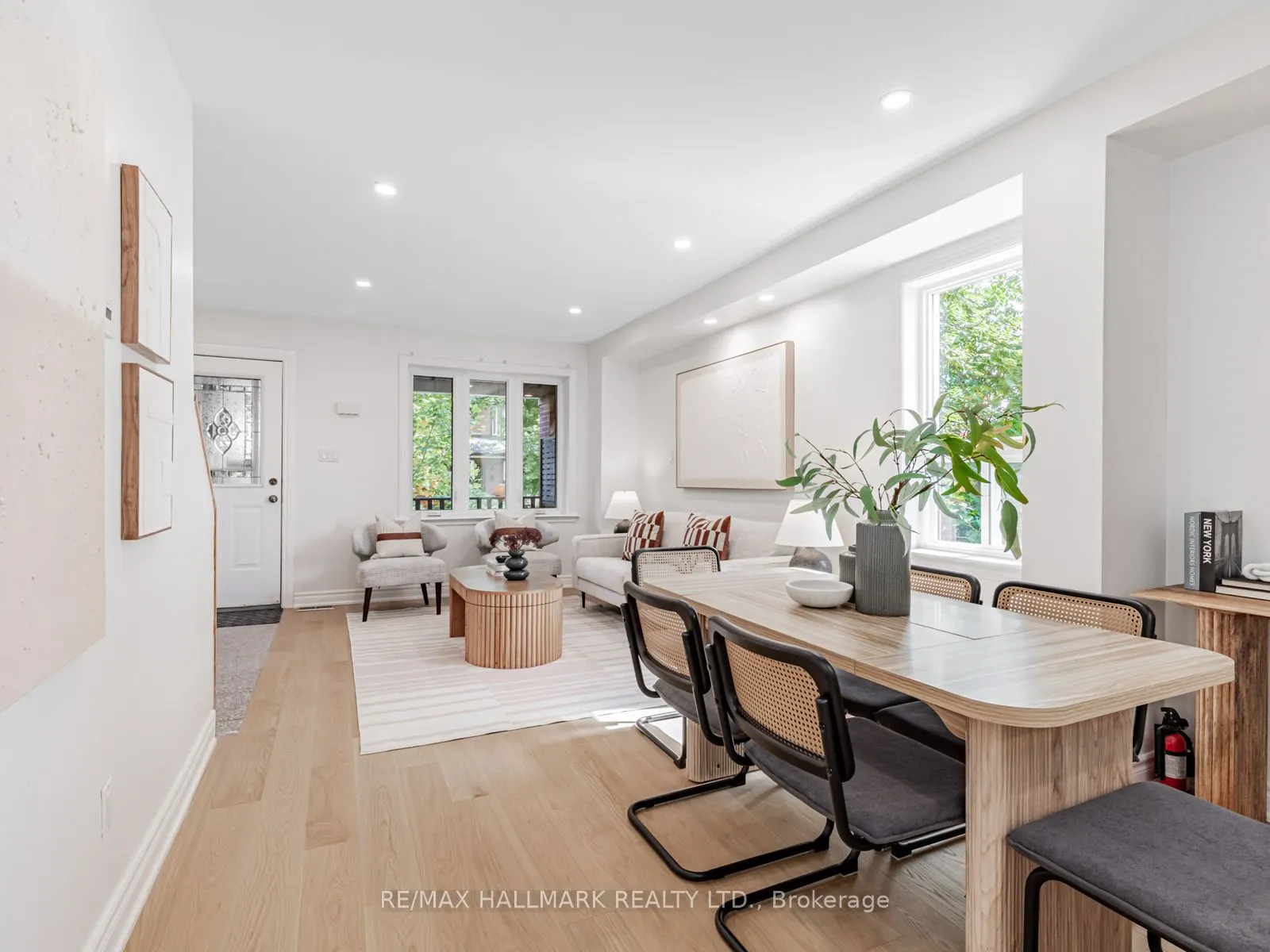 8 Redwood Avenue