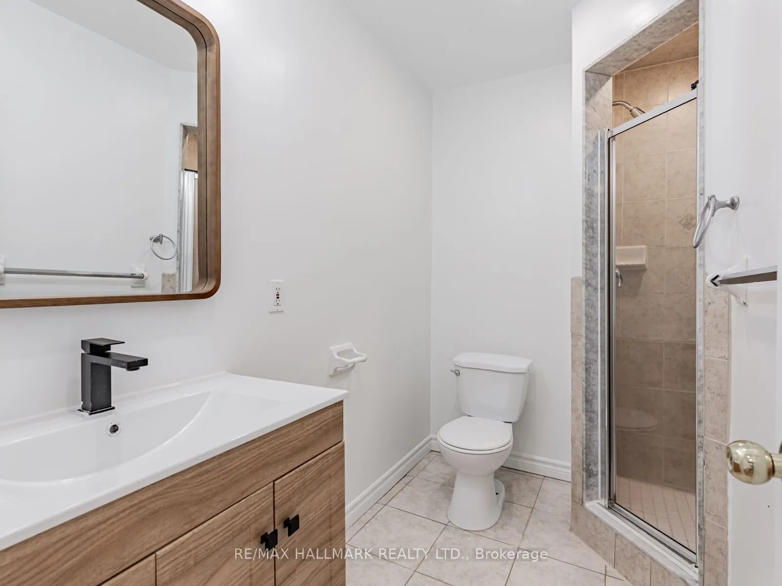 8 Redwood Avenue