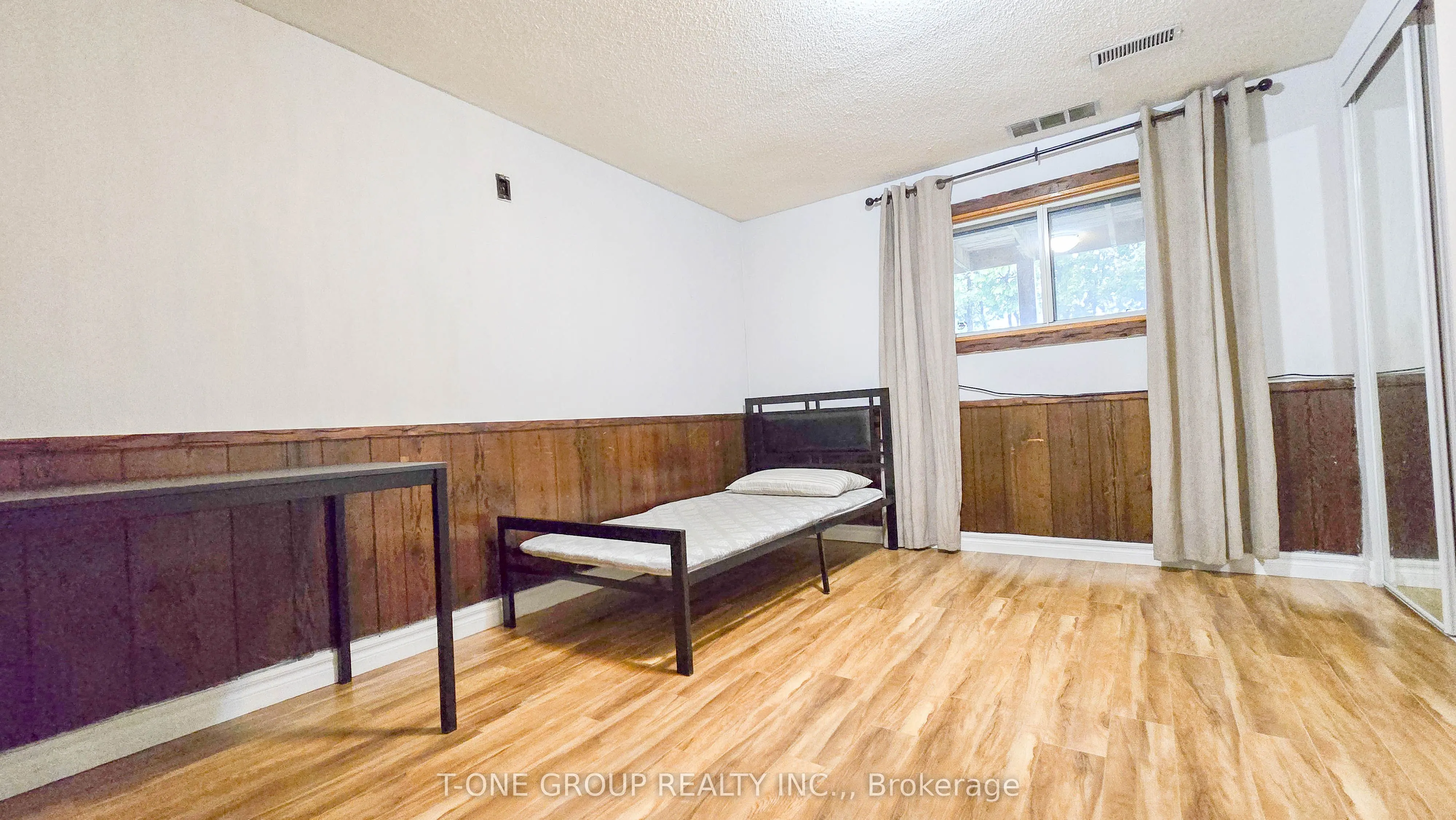 60 Iangrove Terrace, #Bsmt