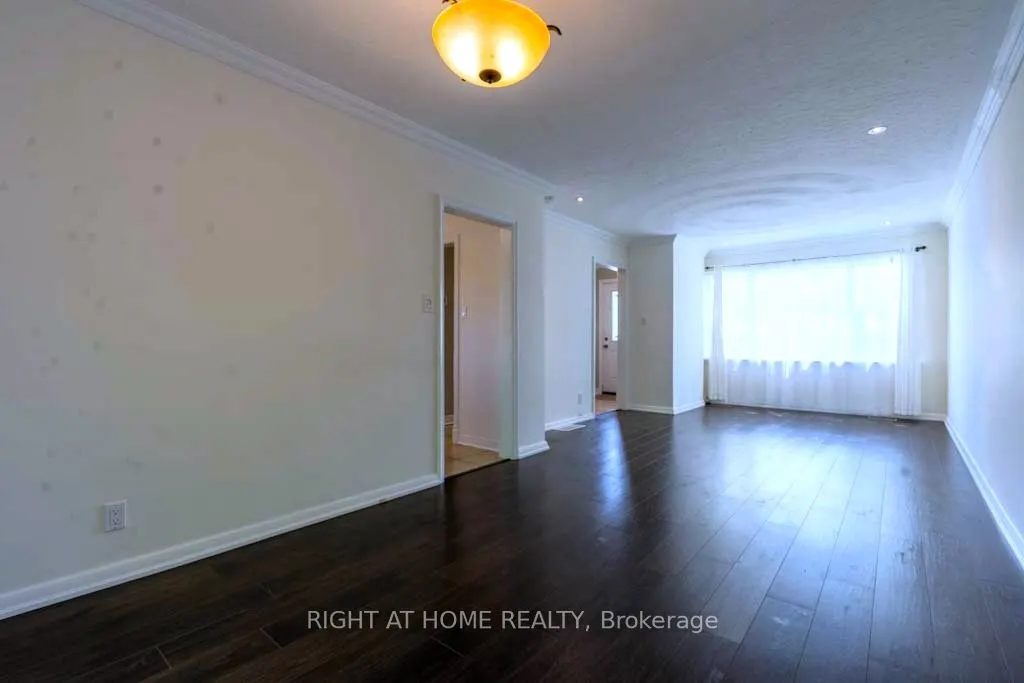 714 Dunlop Street W, #(UPPER)