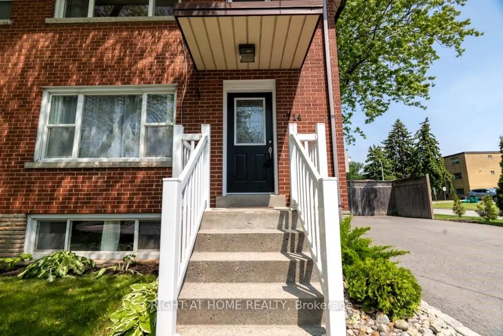 714 Dunlop Street W, #(UPPER)