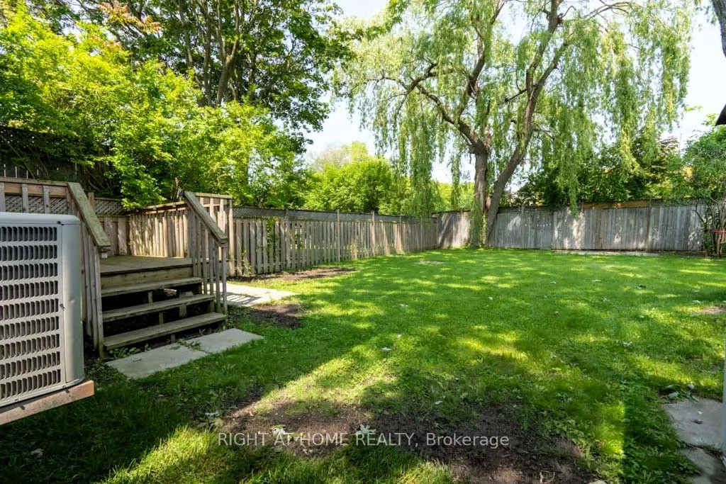 714 Dunlop Street W, #(UPPER)