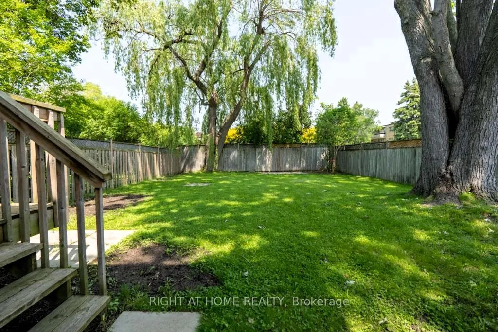 714 Dunlop Street W, #(UPPER)