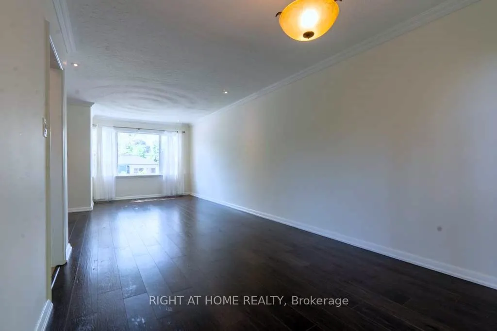 714 Dunlop Street W, #(UPPER)