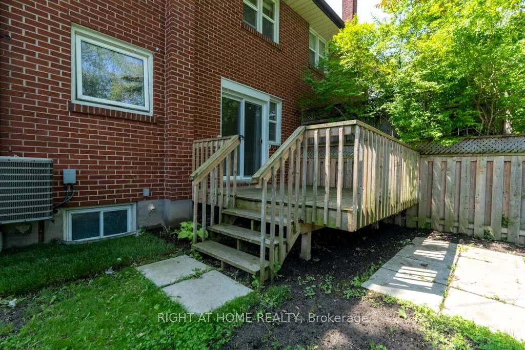 714 Dunlop Street W, #(UPPER)