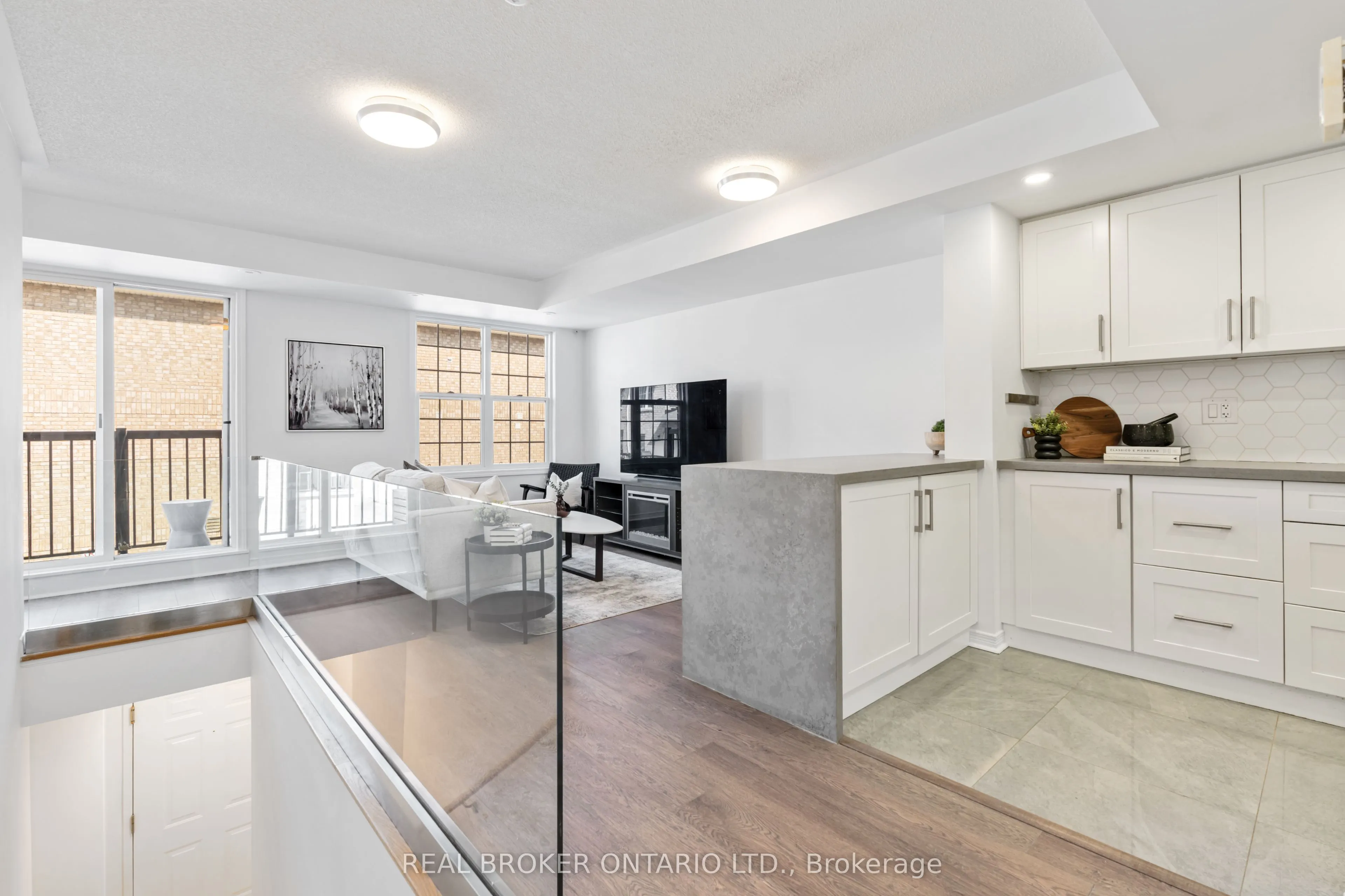 35 Strangford Lane, #301