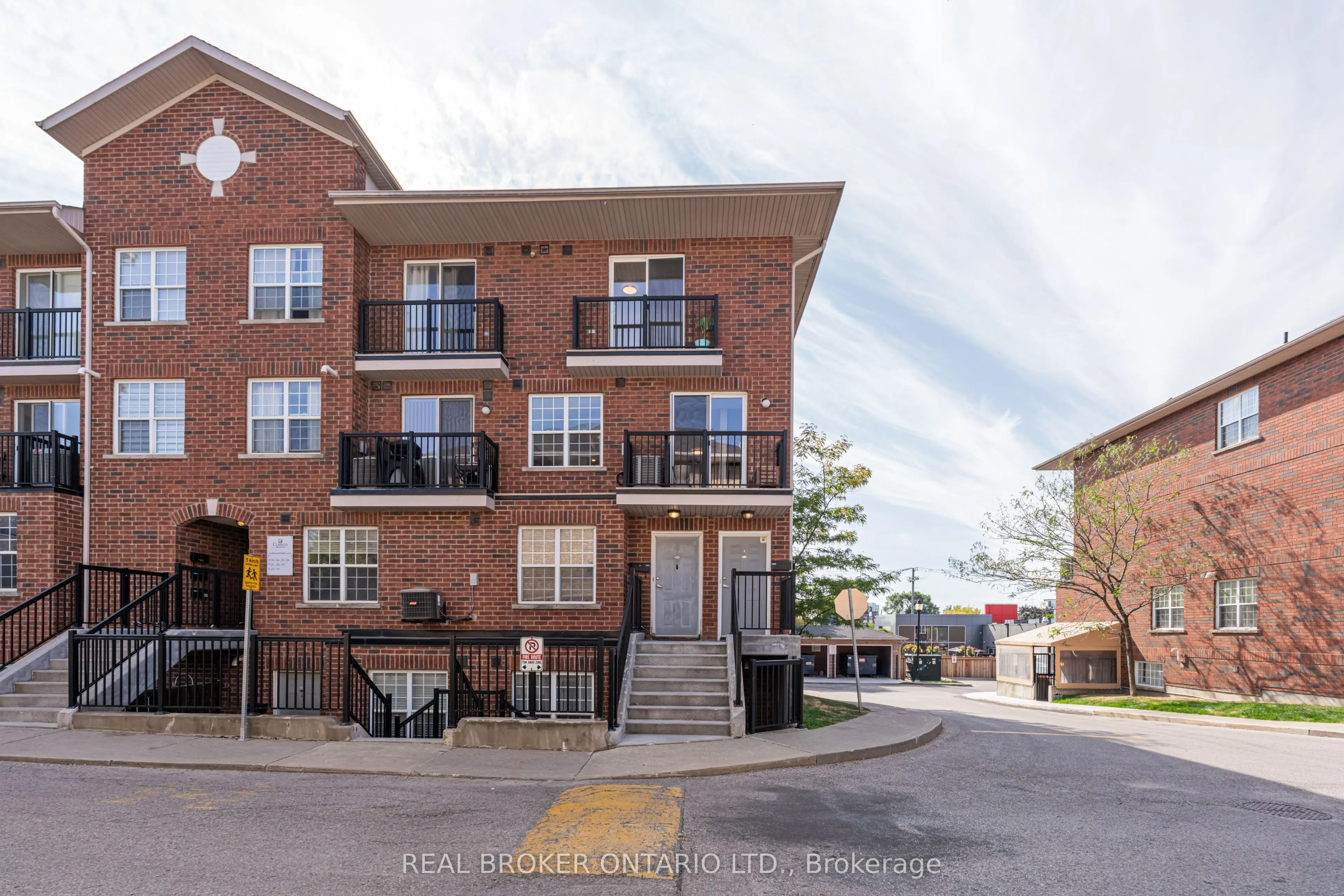 35 Strangford Lane, #301