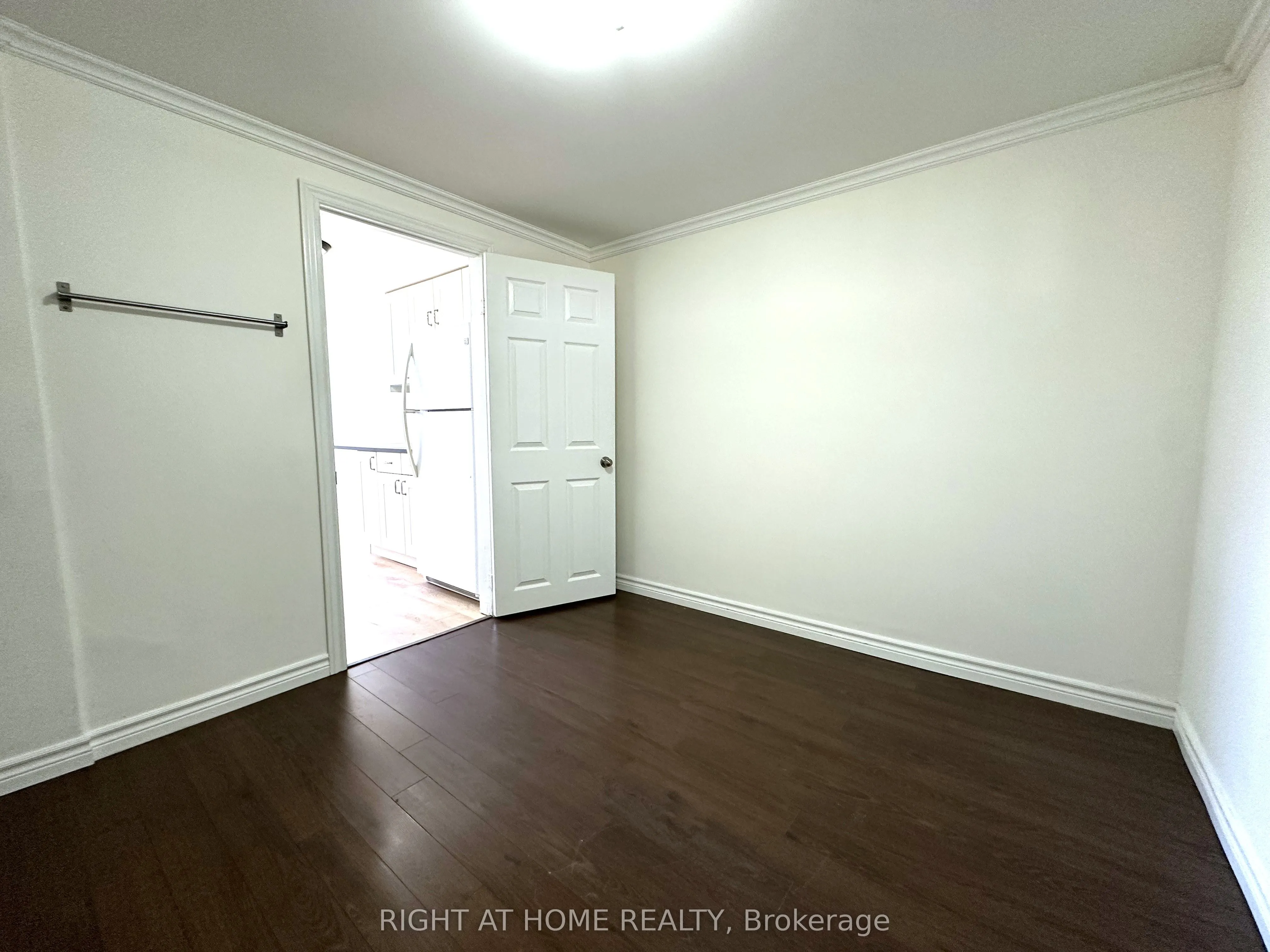 714 Dunlop Street W, #(BSMT)