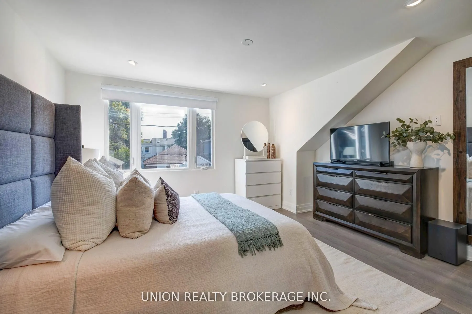 26 Greenwood Avenue