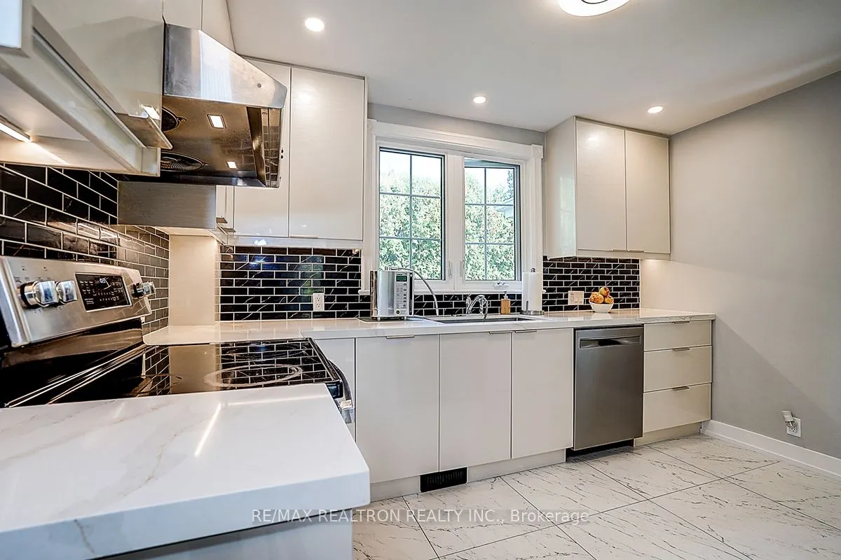 904 Parklane Avenue