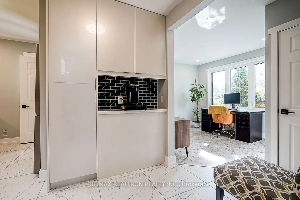 904 Parklane Avenue