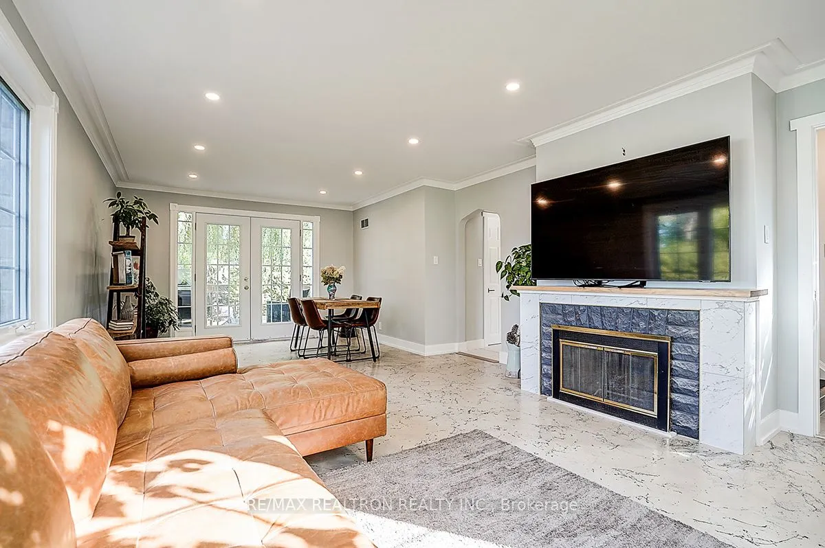 904 Parklane Avenue