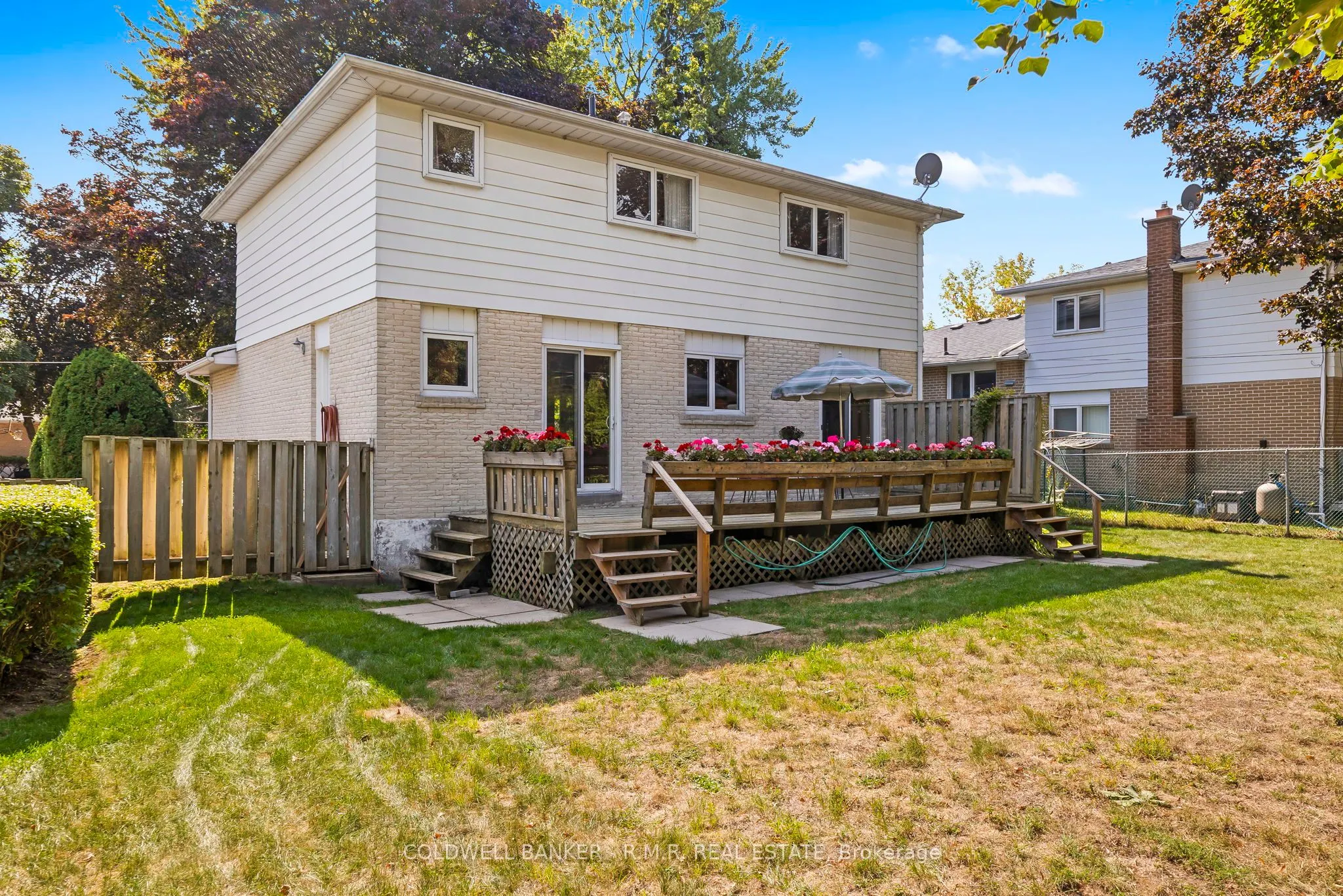 6 Carwin Crescent