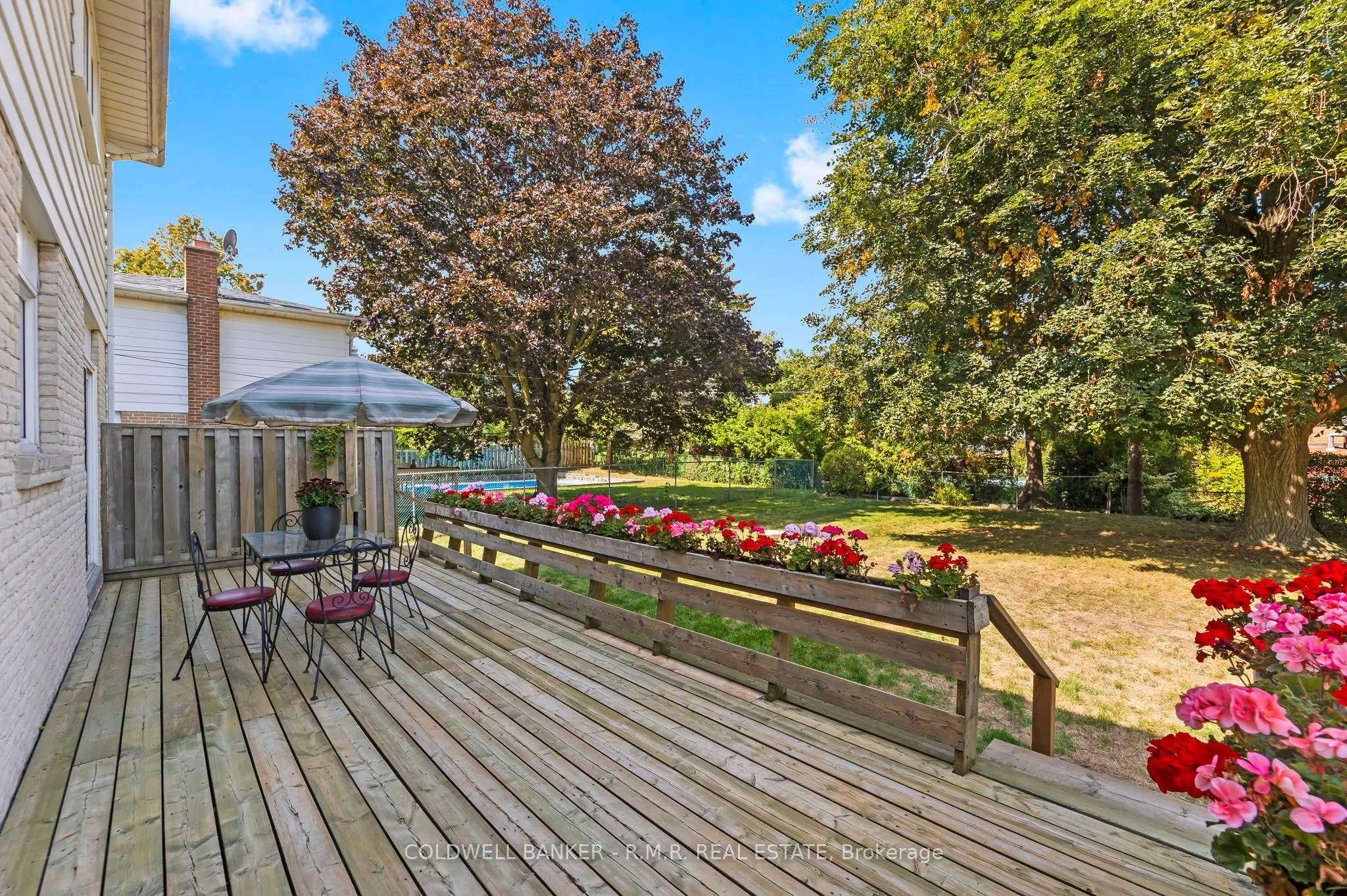 6 Carwin Crescent