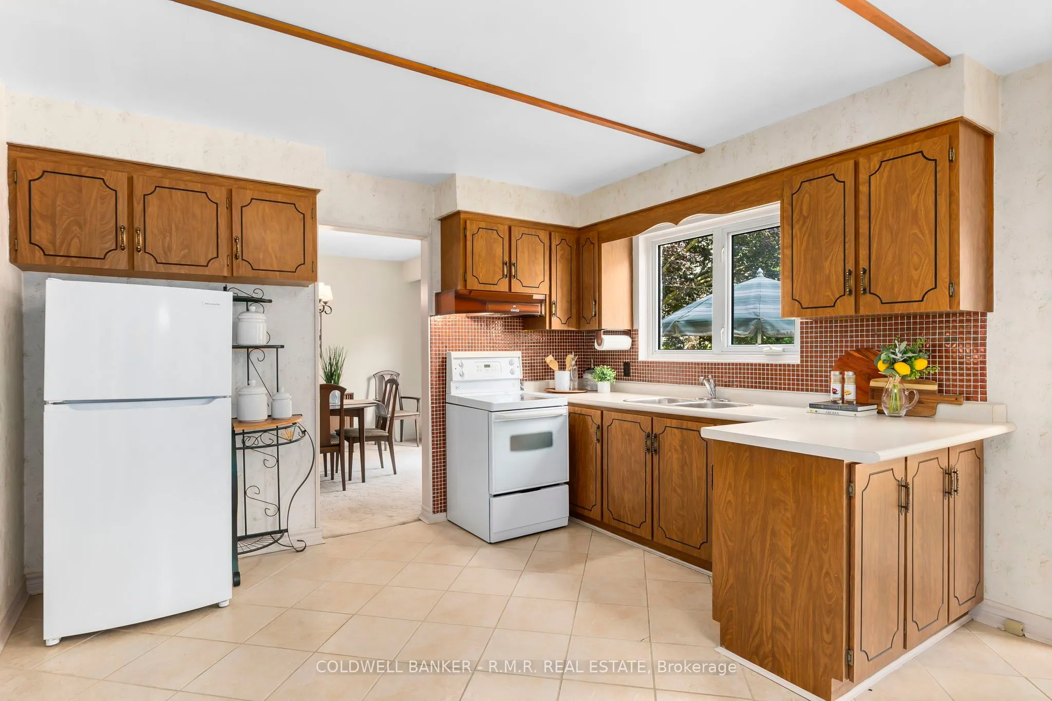 6 Carwin Crescent