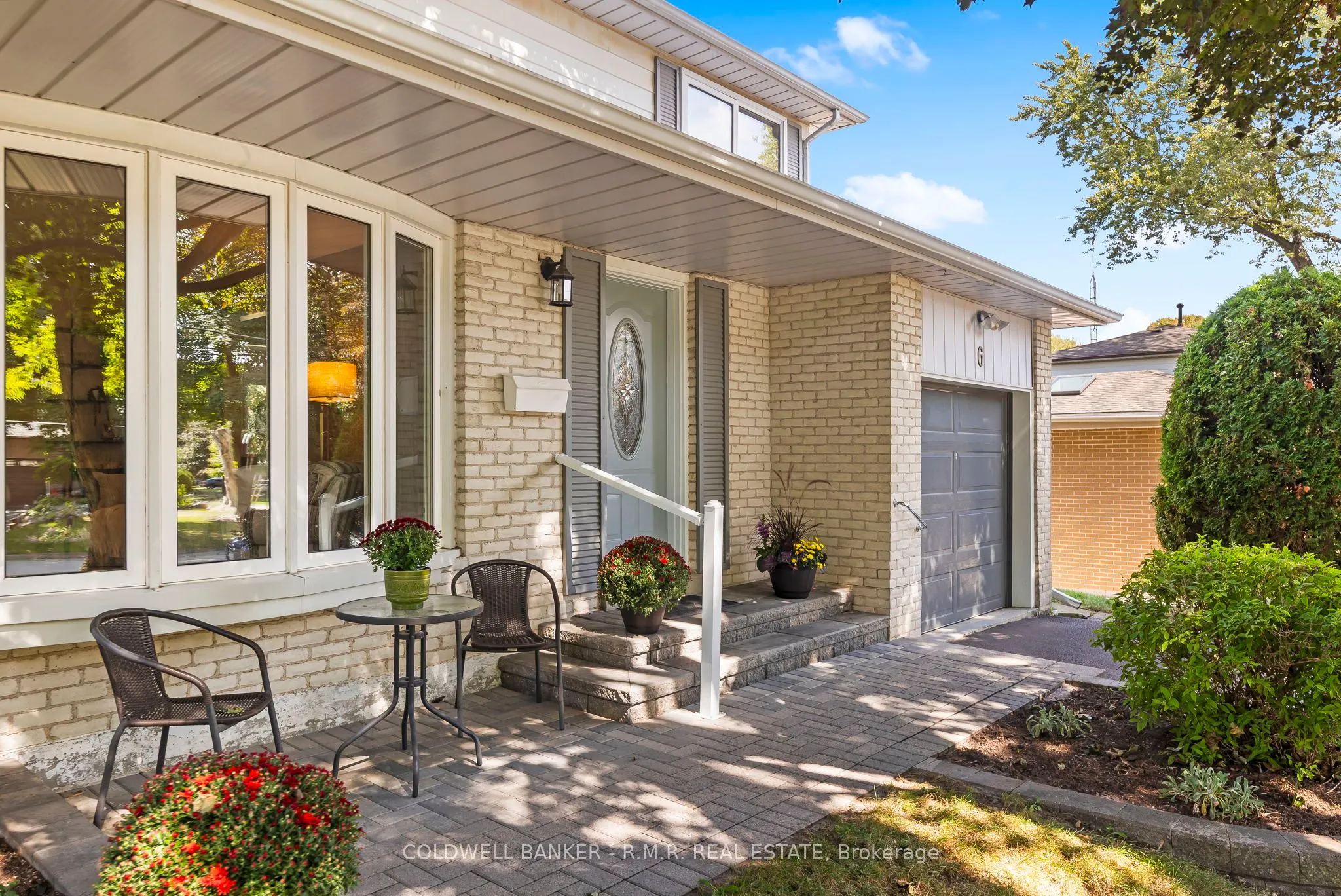 6 Carwin Crescent