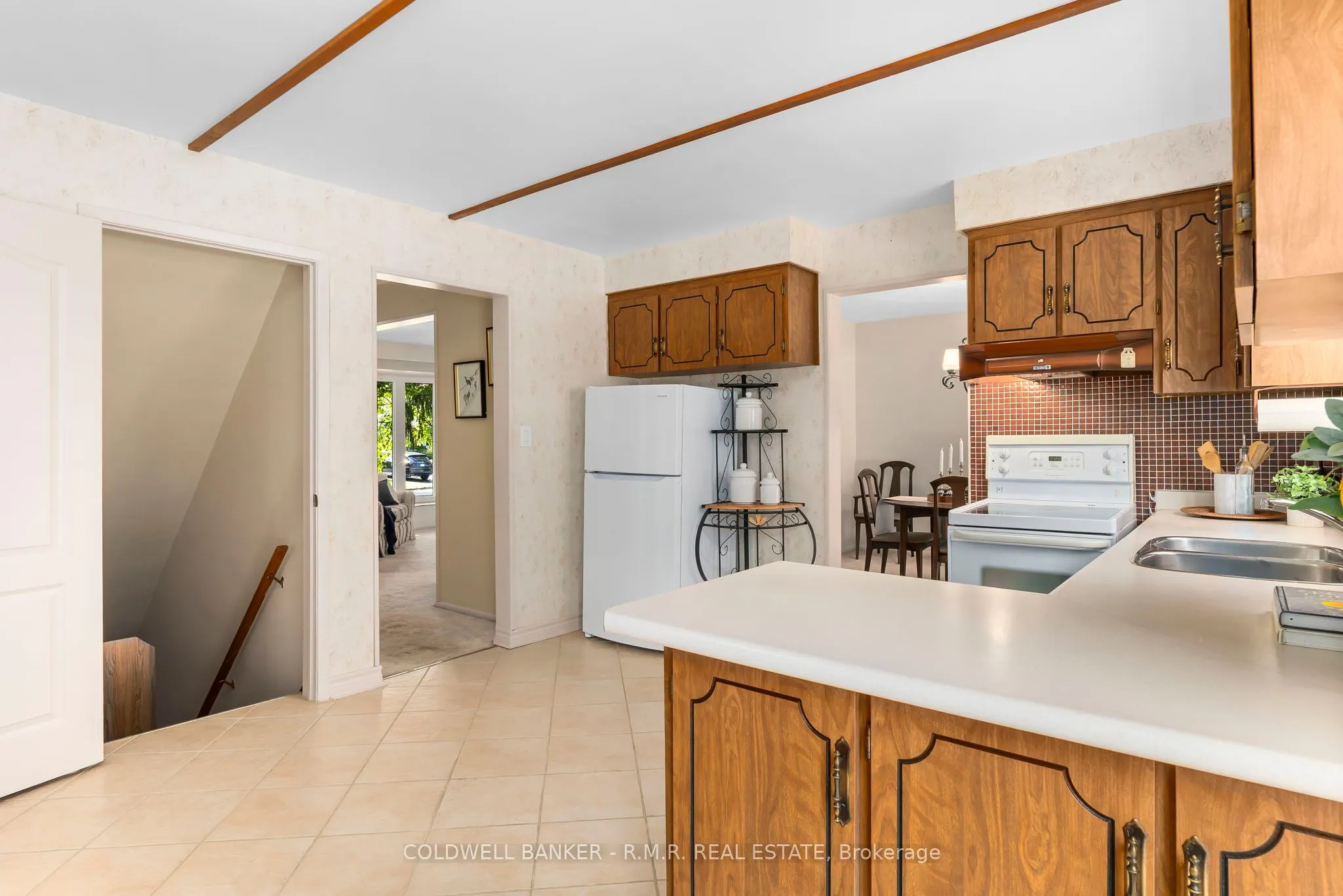 6 Carwin Crescent