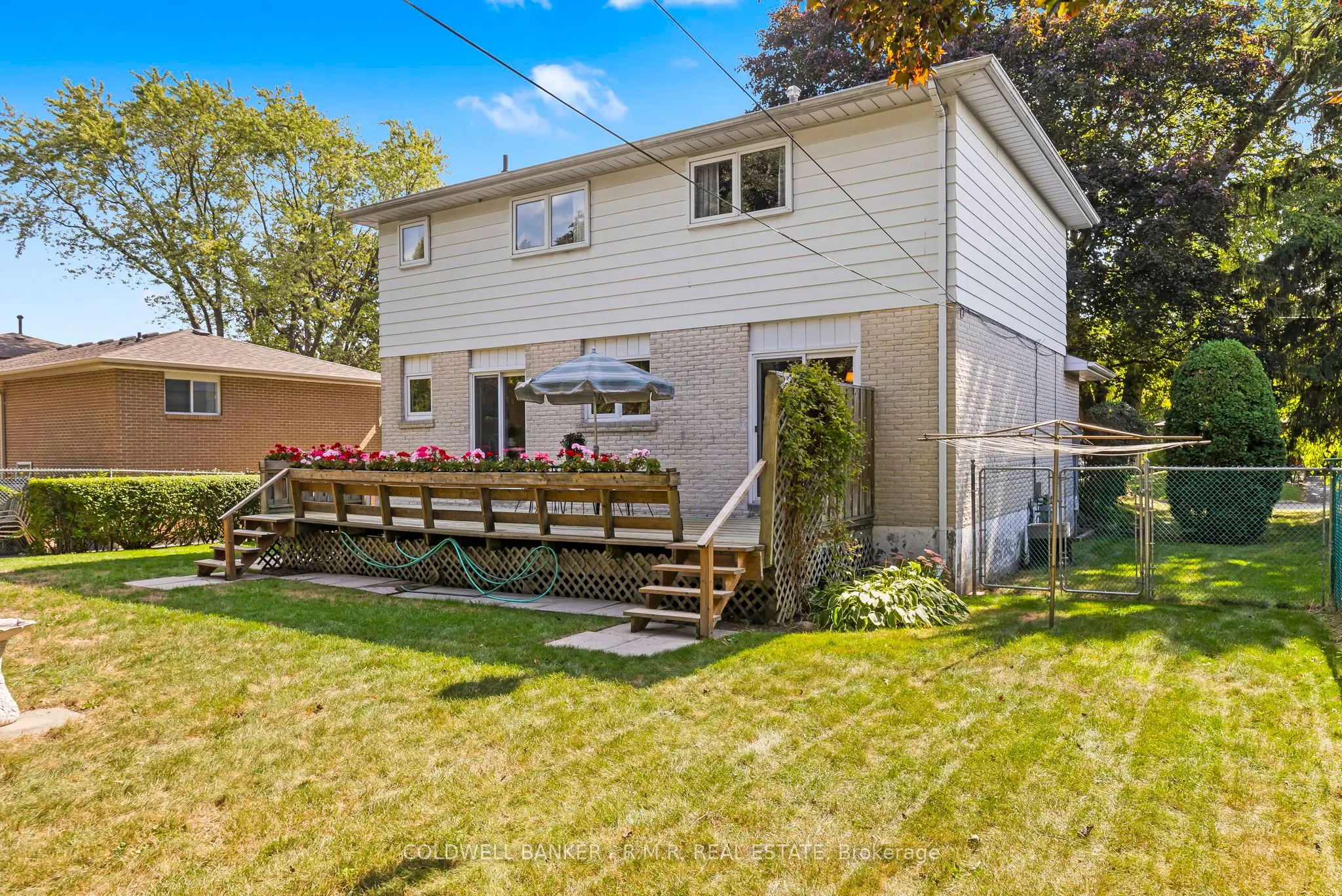 6 Carwin Crescent