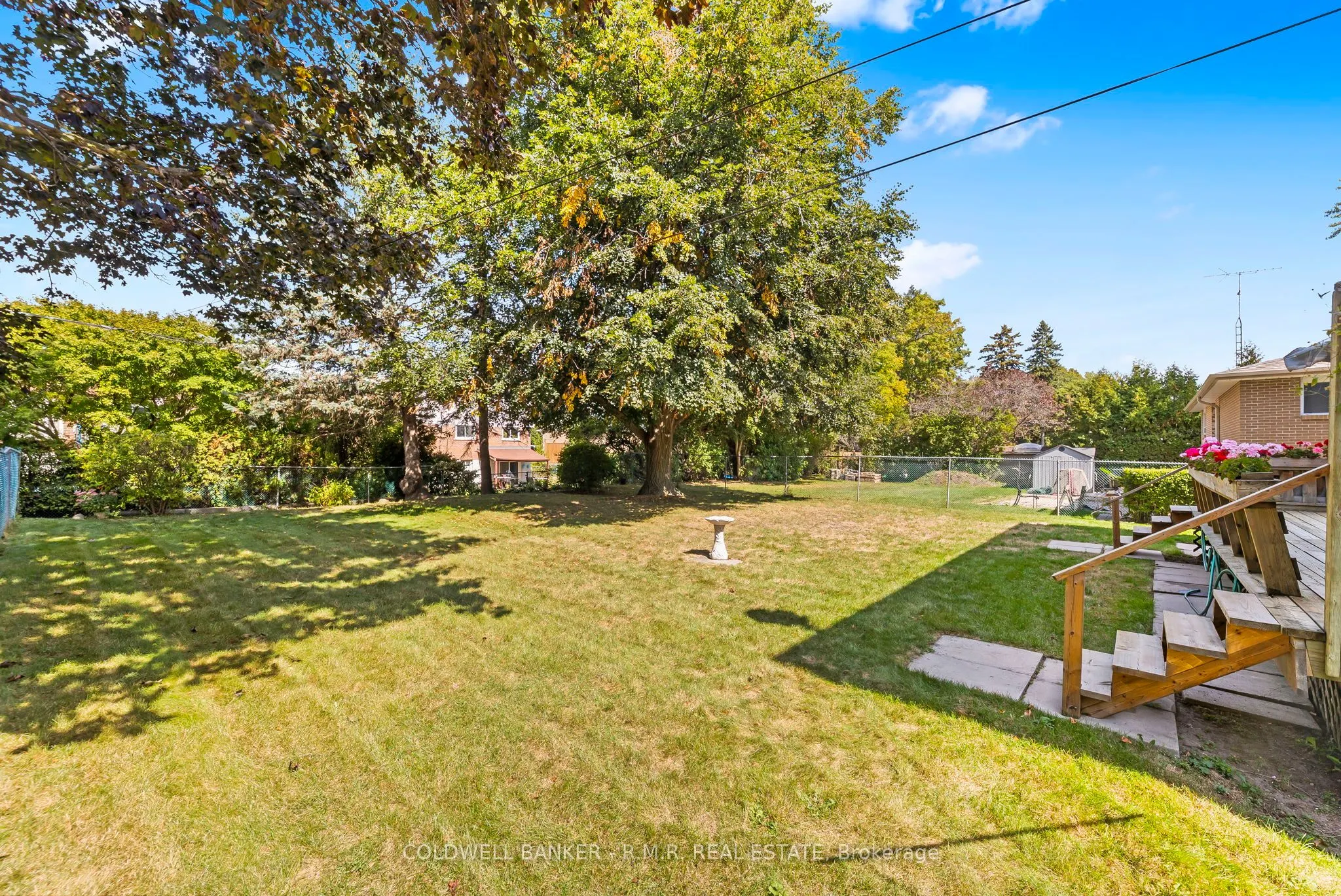 6 Carwin Crescent