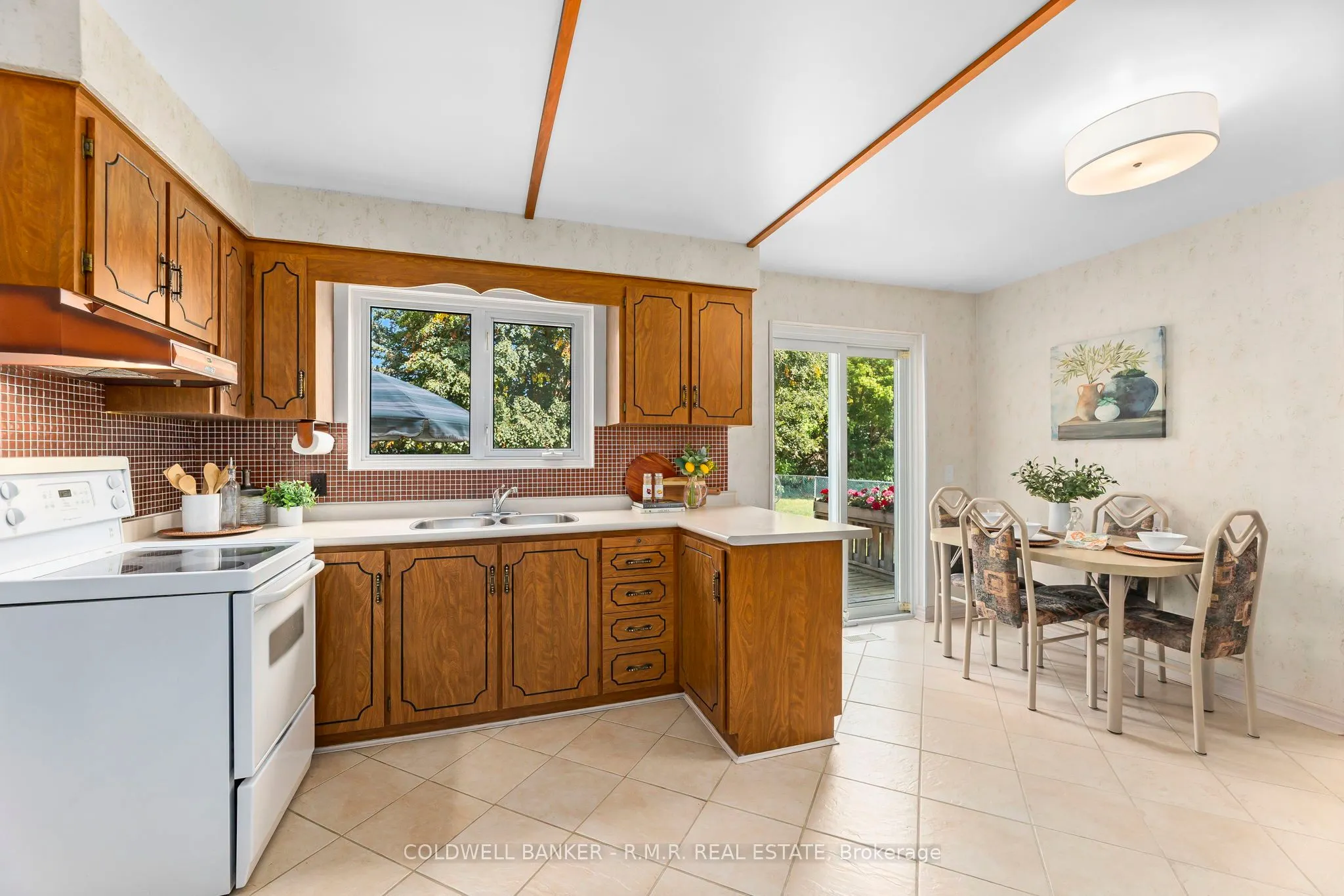 6 Carwin Crescent