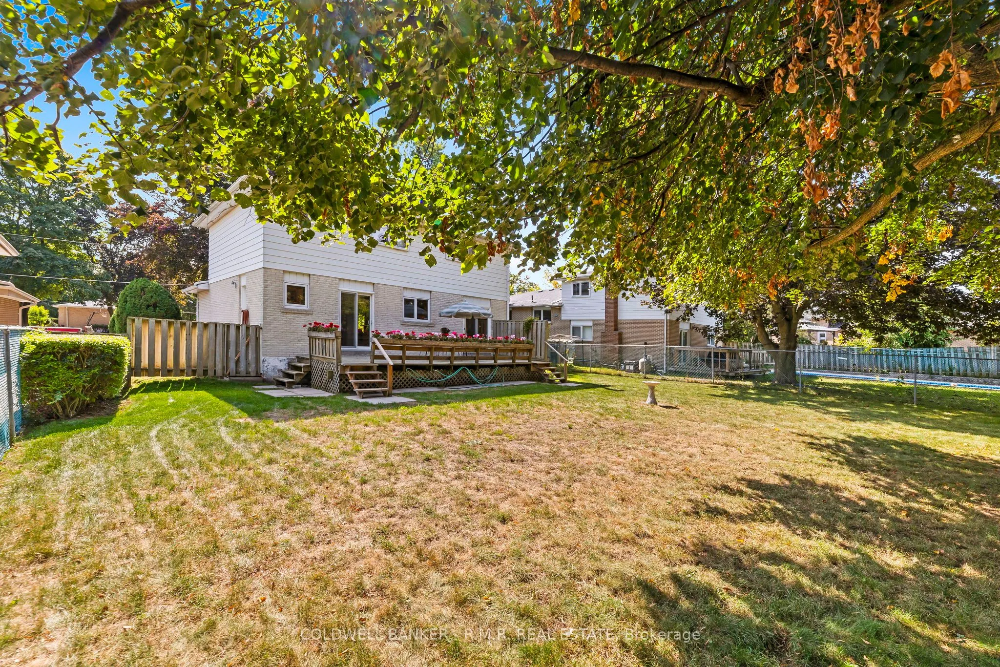 6 Carwin Crescent